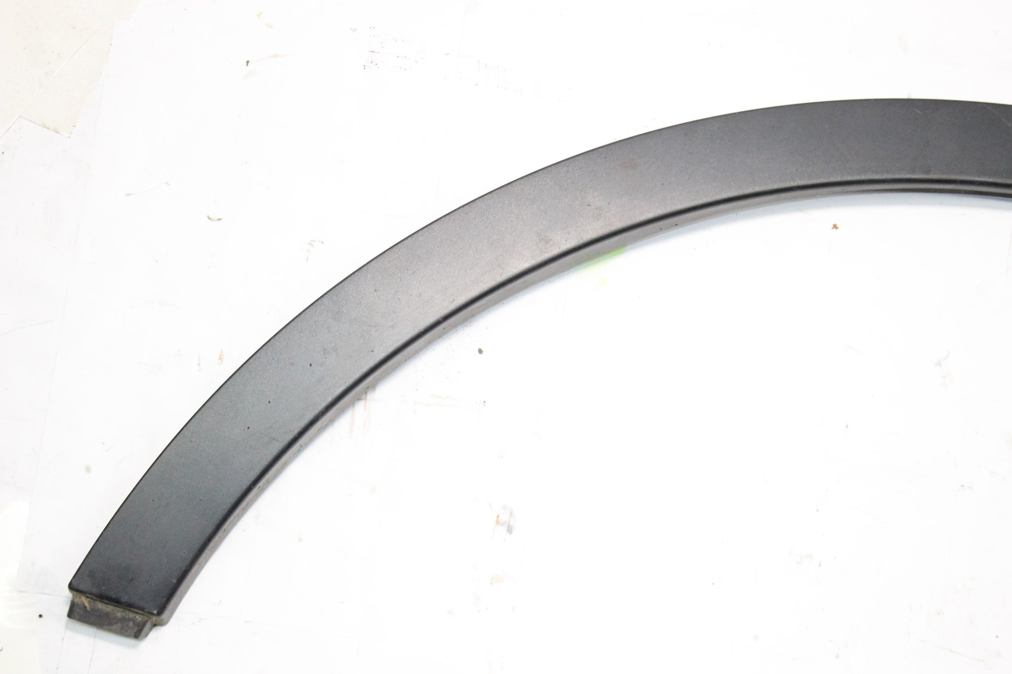 2012 RANGE ROVER EVOQUE Right side Front Wheel Arch Trim BJ32-16A074-AC