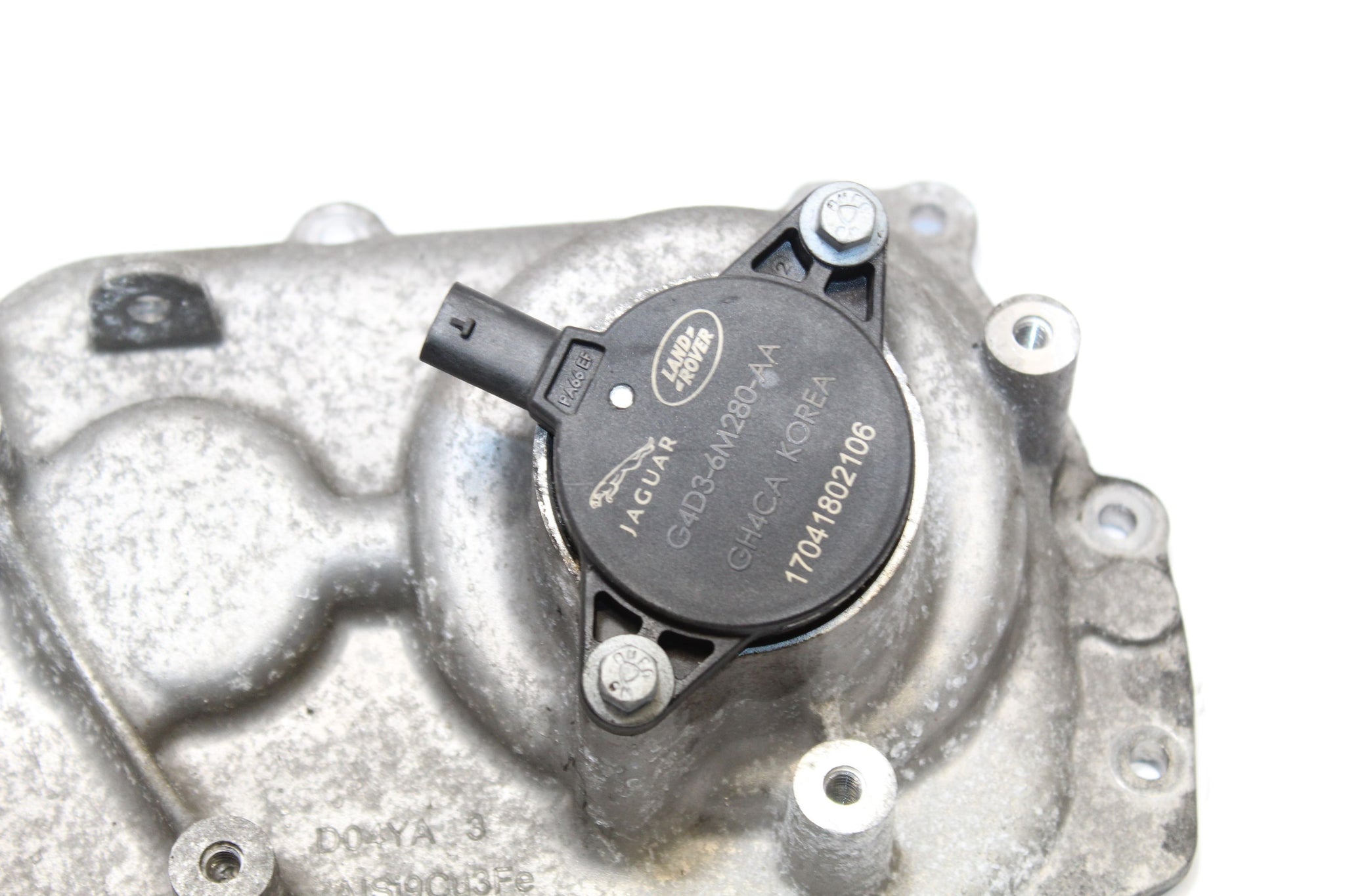 2017 JAGUAR F PACE 2.0 Timing Cover with Sensor G4D3-6P053-AB G4D3-6M280-AA