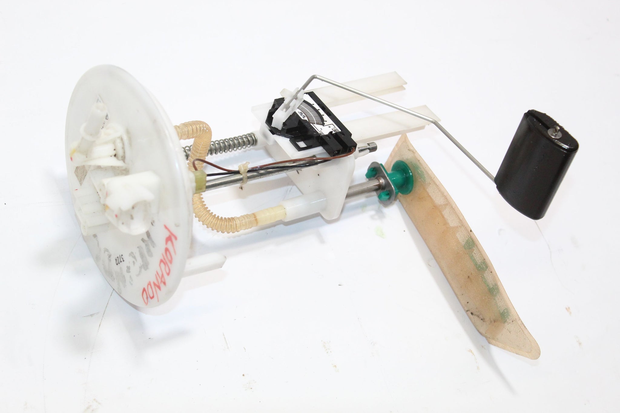 2013 Ssangyong Korando 2.0 Diesel Fuel Pump and Sender unit IN710-20250