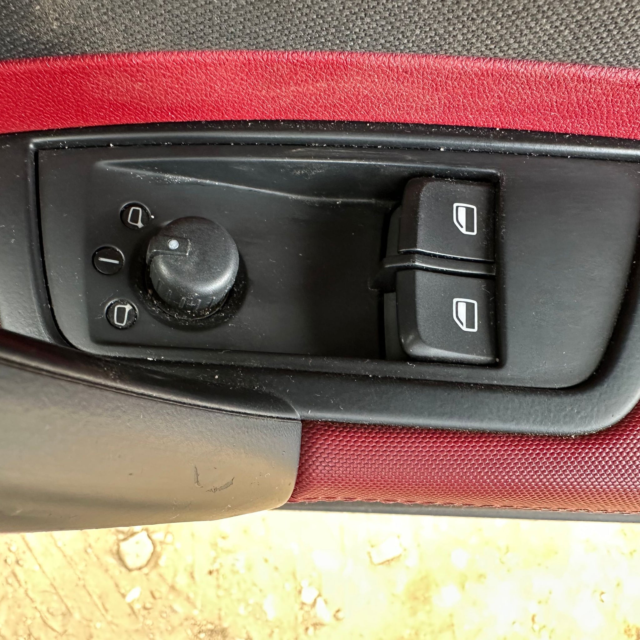 2011 AUDI A1 RED INTERIOR SEATS DOOR CARD PANELS