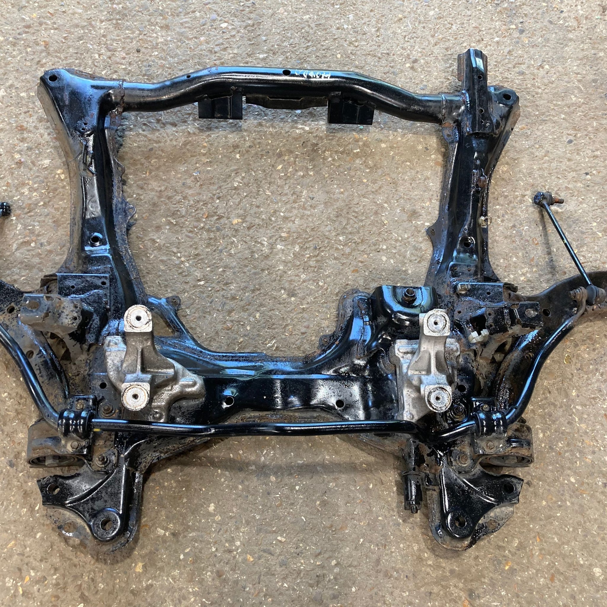 2010 HONDA CRV MK3 2.2 FRONT SUBFRAME