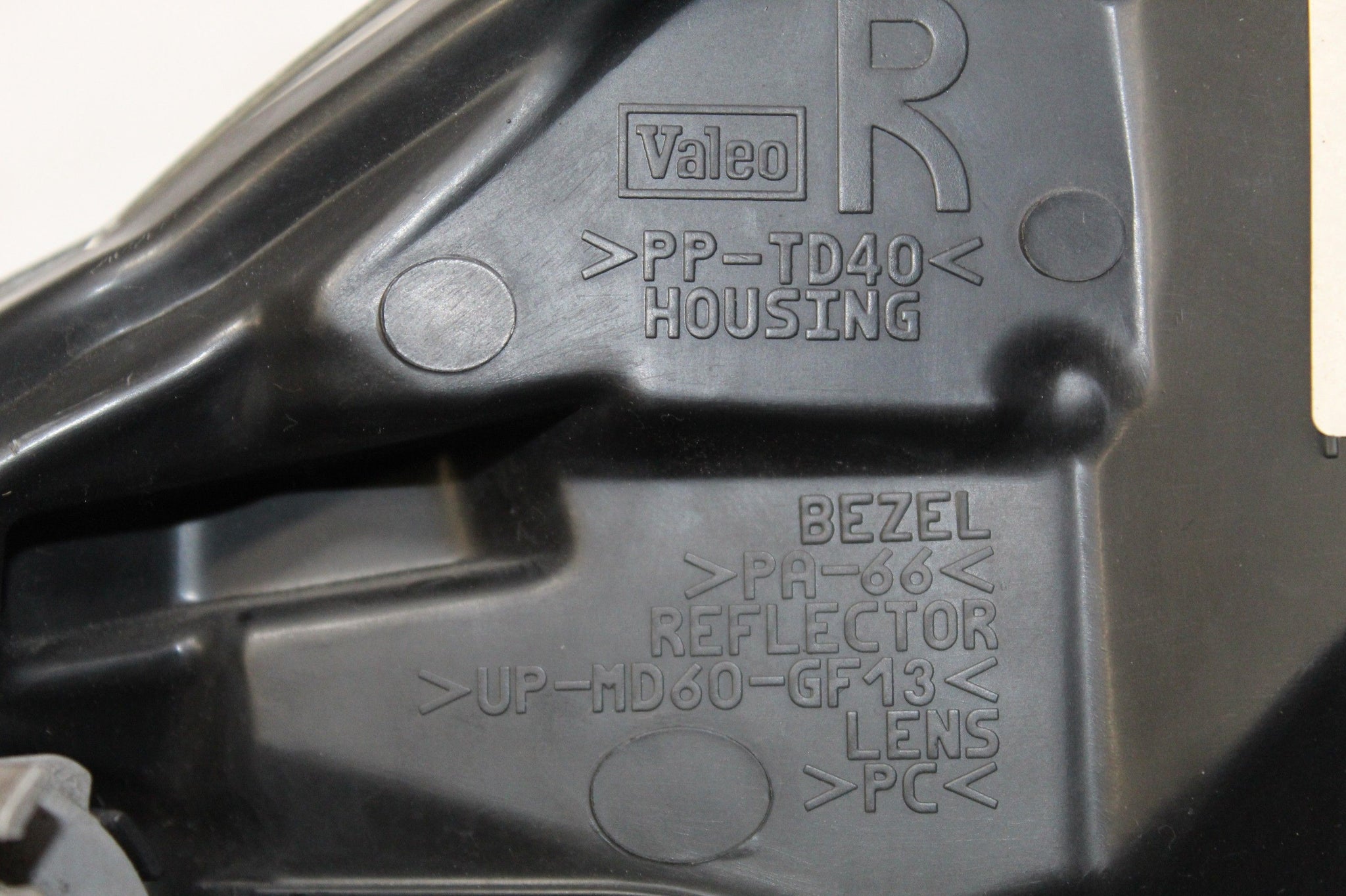 2011 PEUGEOT 107 Right side Front Headlight 811300H040