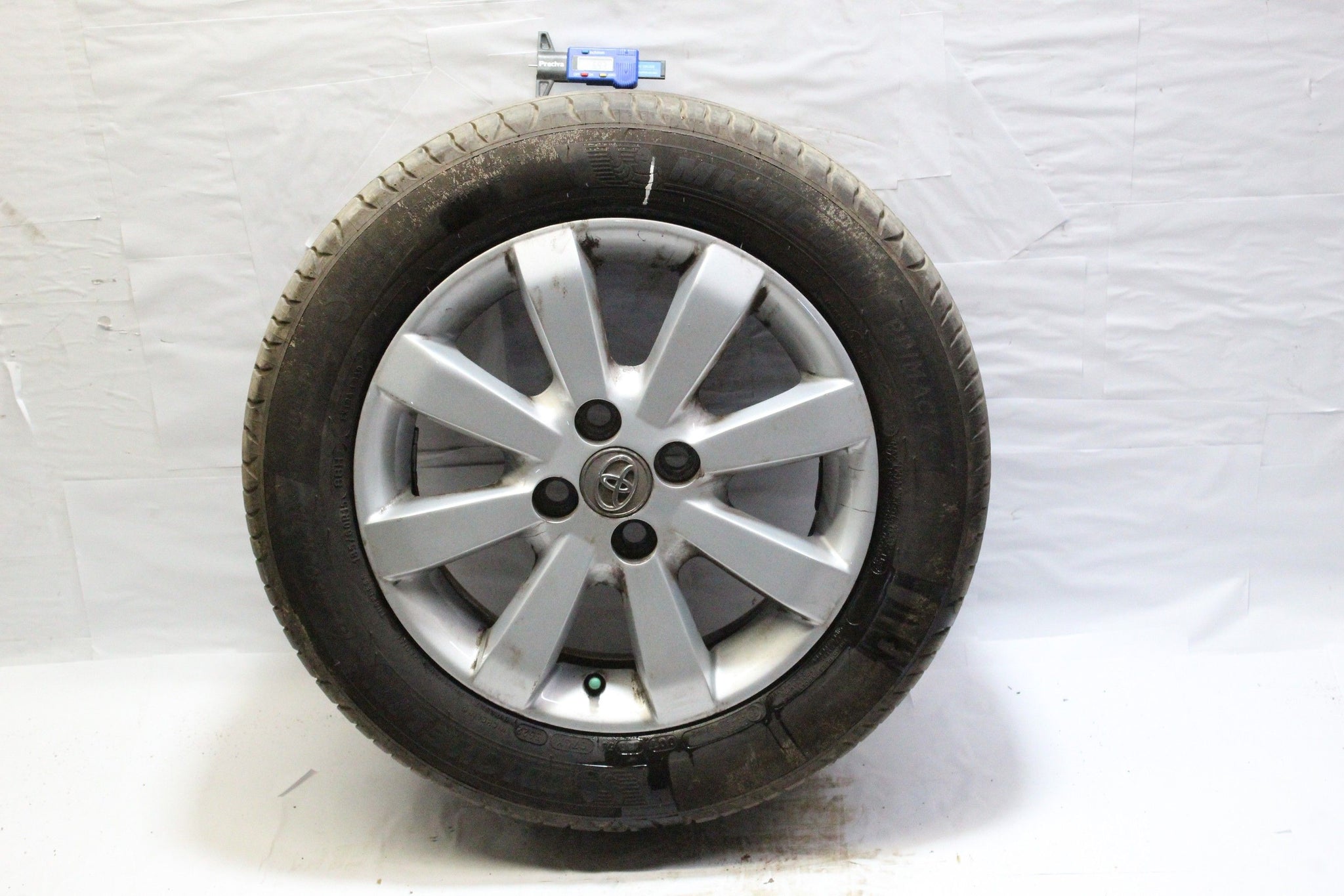 2011 TOYOTA YARIS Alloy Wheel with Tyre 185/60 R15 6.9MM