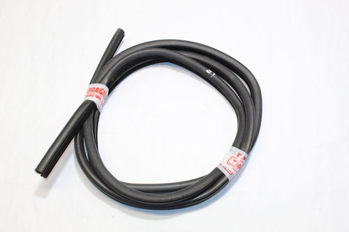 2011 RANGE ROVER VOGUE L322 Left side Front Door Seal Rubber