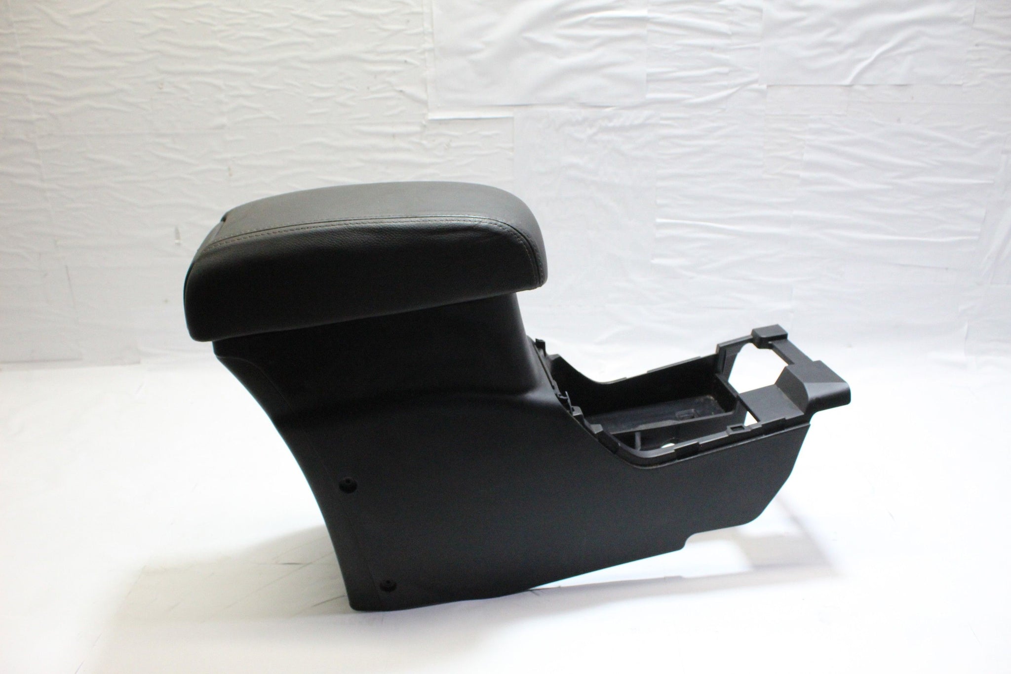 2008 Mitsubishi Outlander Center Console Arm Rest