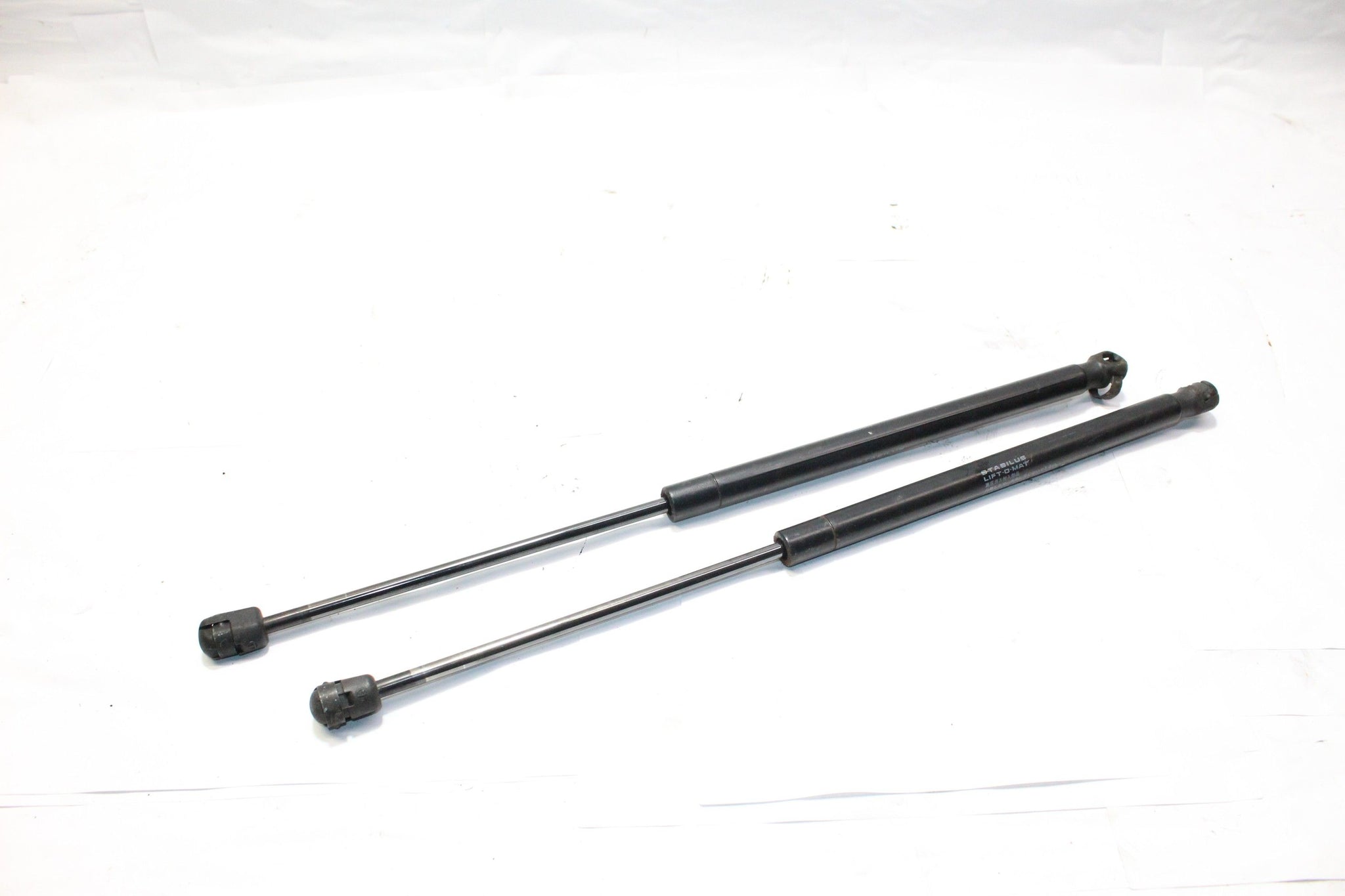 2008 Mitsubishi Outlander Rear Tailgate Struts
