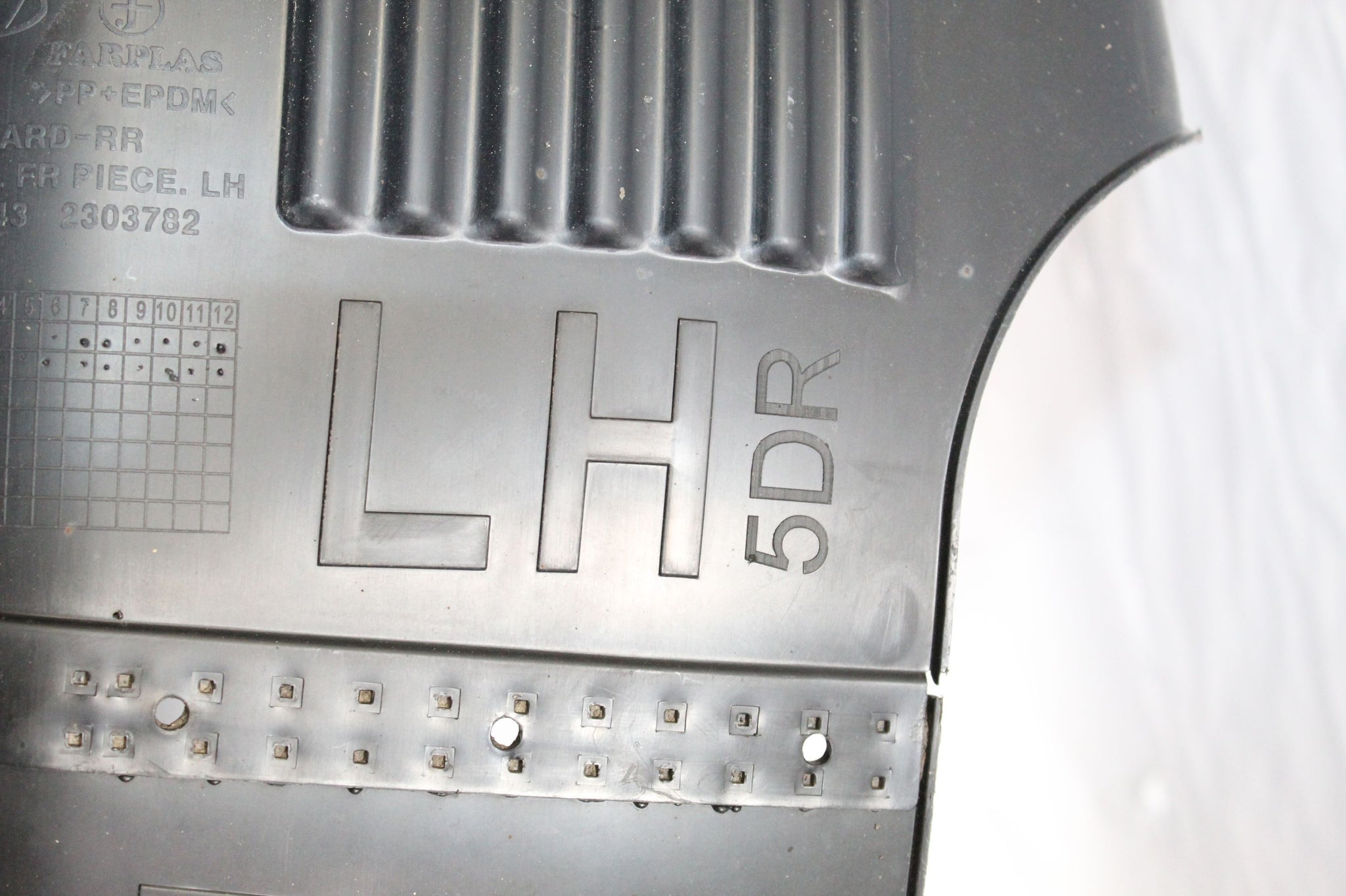 2017 HYUNDAI I20 Right side Rear Splash Guard 2303782