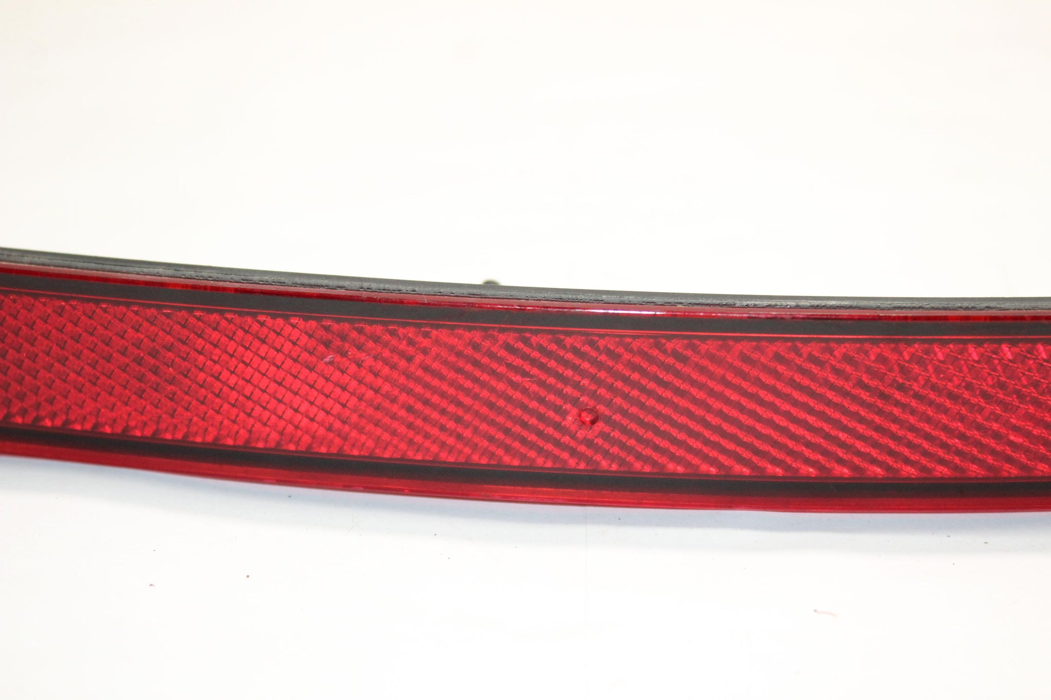 2015 VOLVO XC90 MK2 RIGHT SIDE REAR BUMPER REFLECTOR