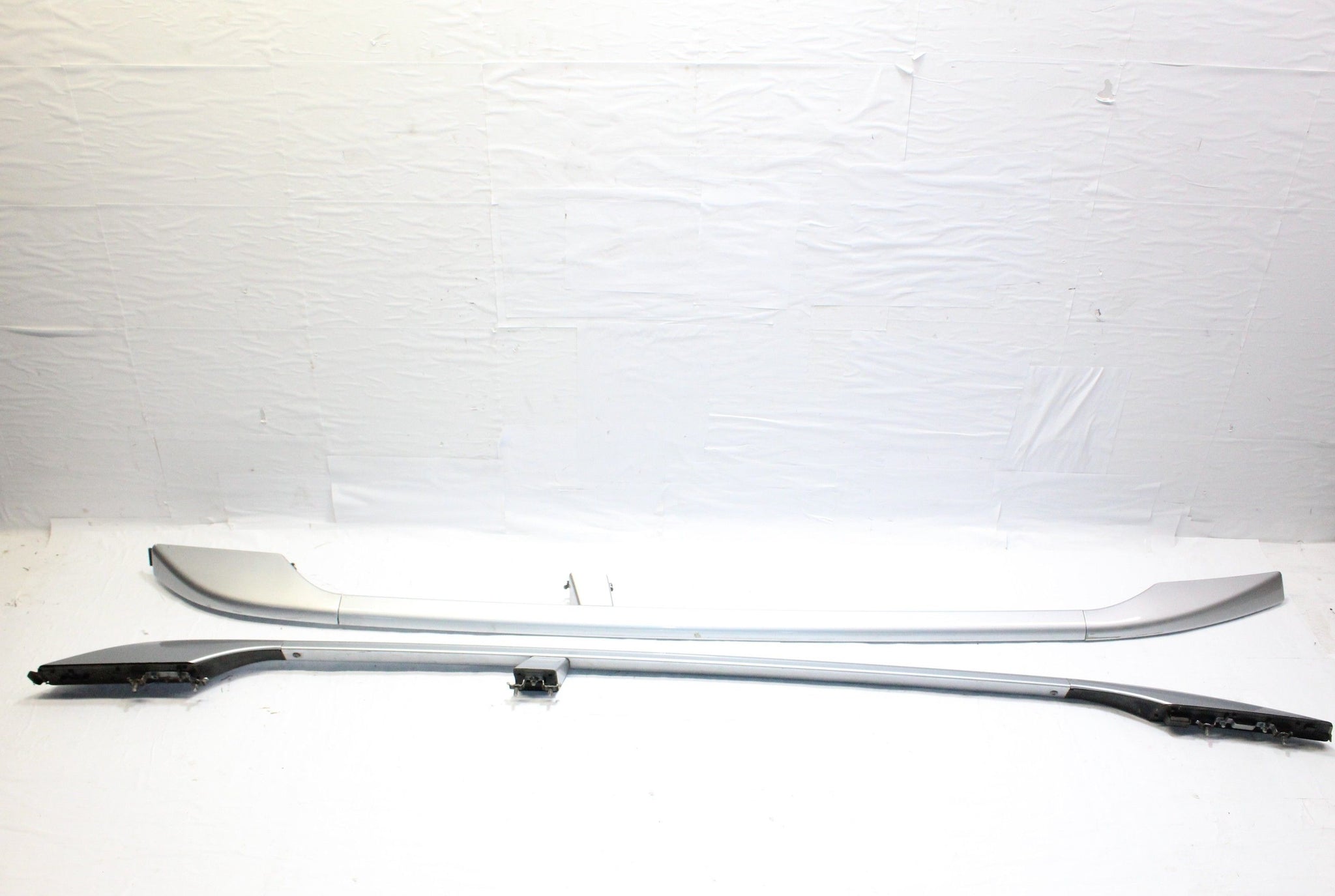 2008 Mitsubishi Outlander Roof Rails Pair