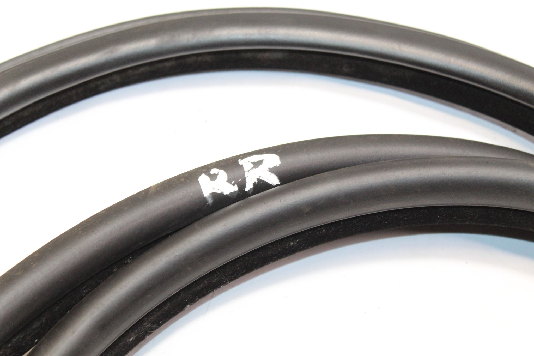 2011 RANGE ROVER VOGUE L322 Right side Rear Door Seal Rubber