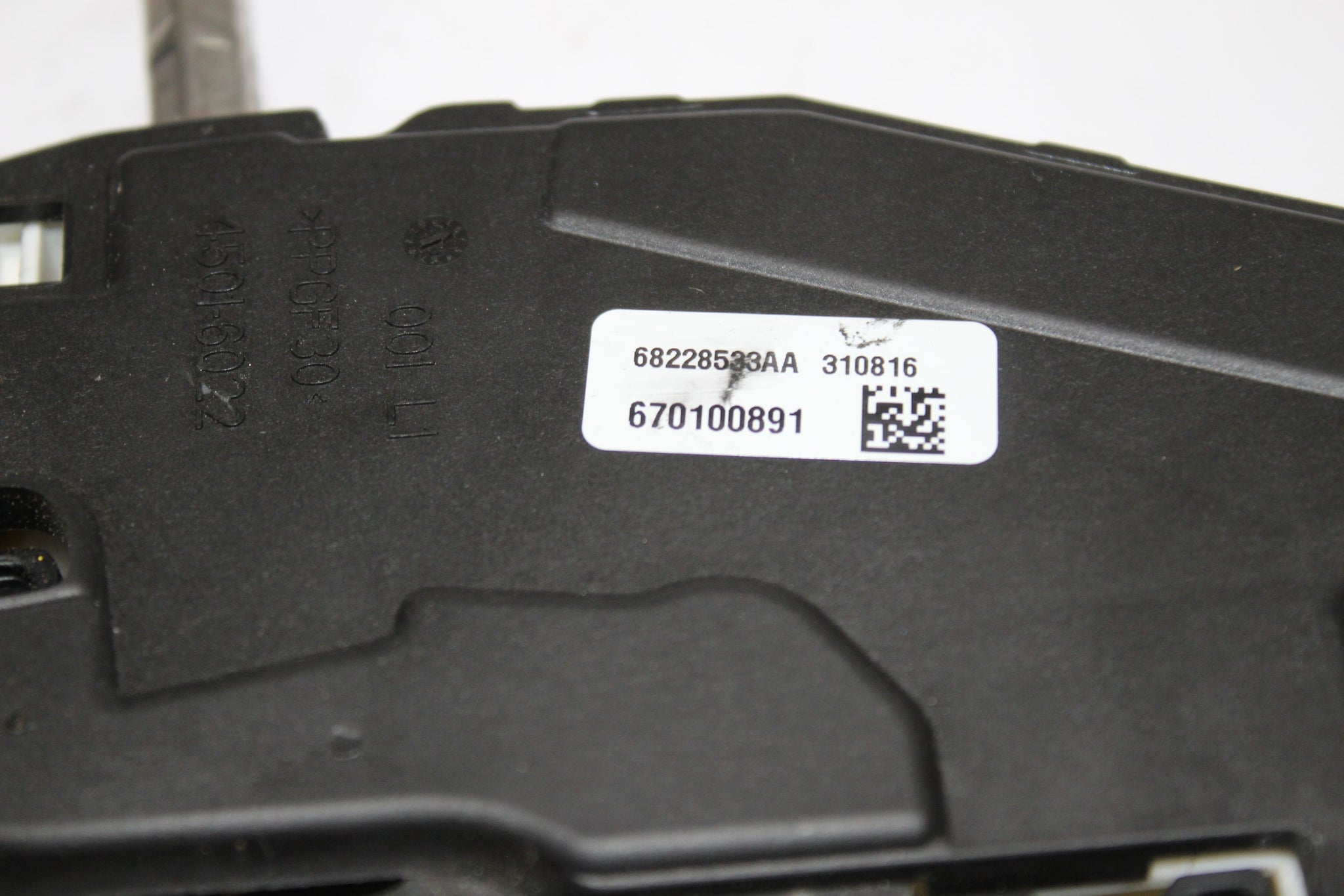 2017 MASERATI GHIBLI Left side Front Door Lock 670100891