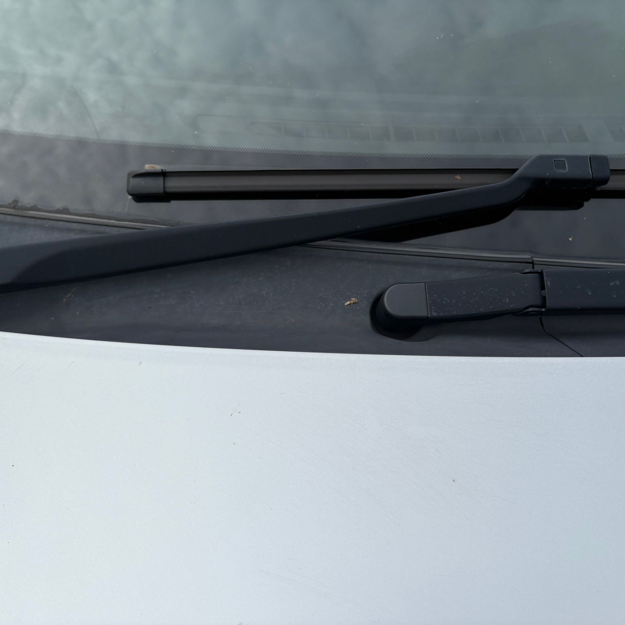 2016 TOYOTA AVENSIS FRONT WIPER ARMS (PAIR)