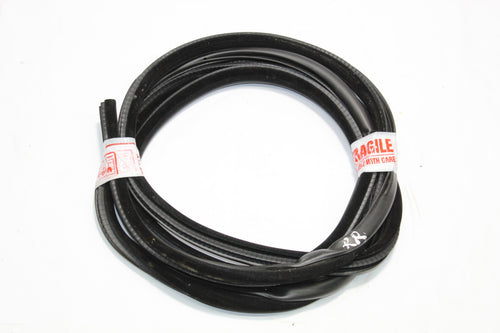 2011 RANGE ROVER VOGUE L322 Right side Rear Door Seal Rubber