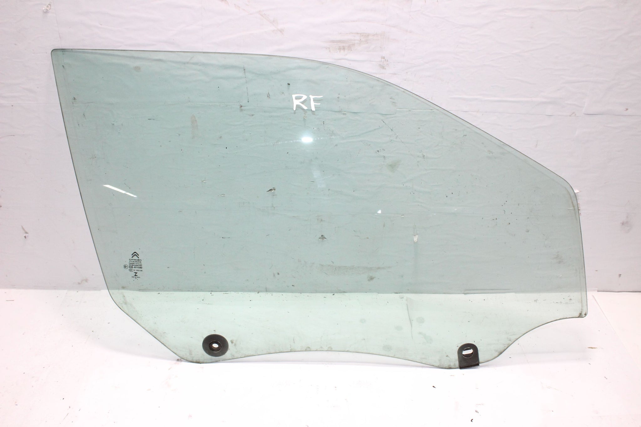 2018 CITROEN C4 CACTUS Right side Front Door Window Glass