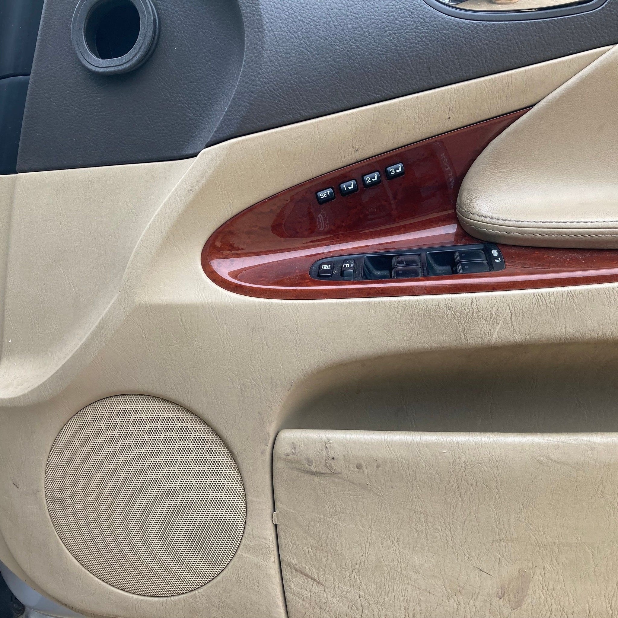 2007 LEXUS GS300 Driver side Front Complete Door SILVER