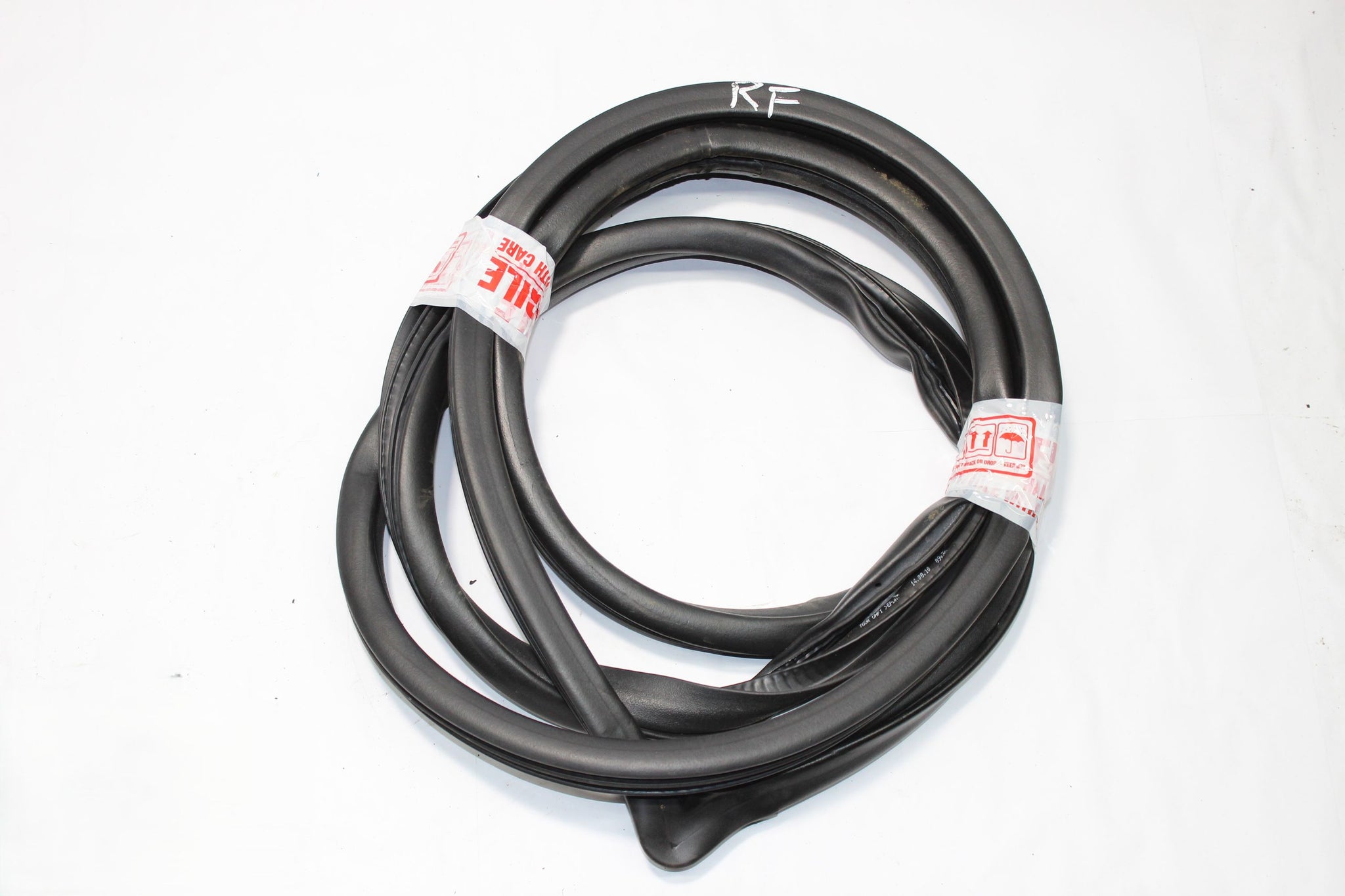 2010 HONDA CRV MK3 Right side Front Door Seal Rubber