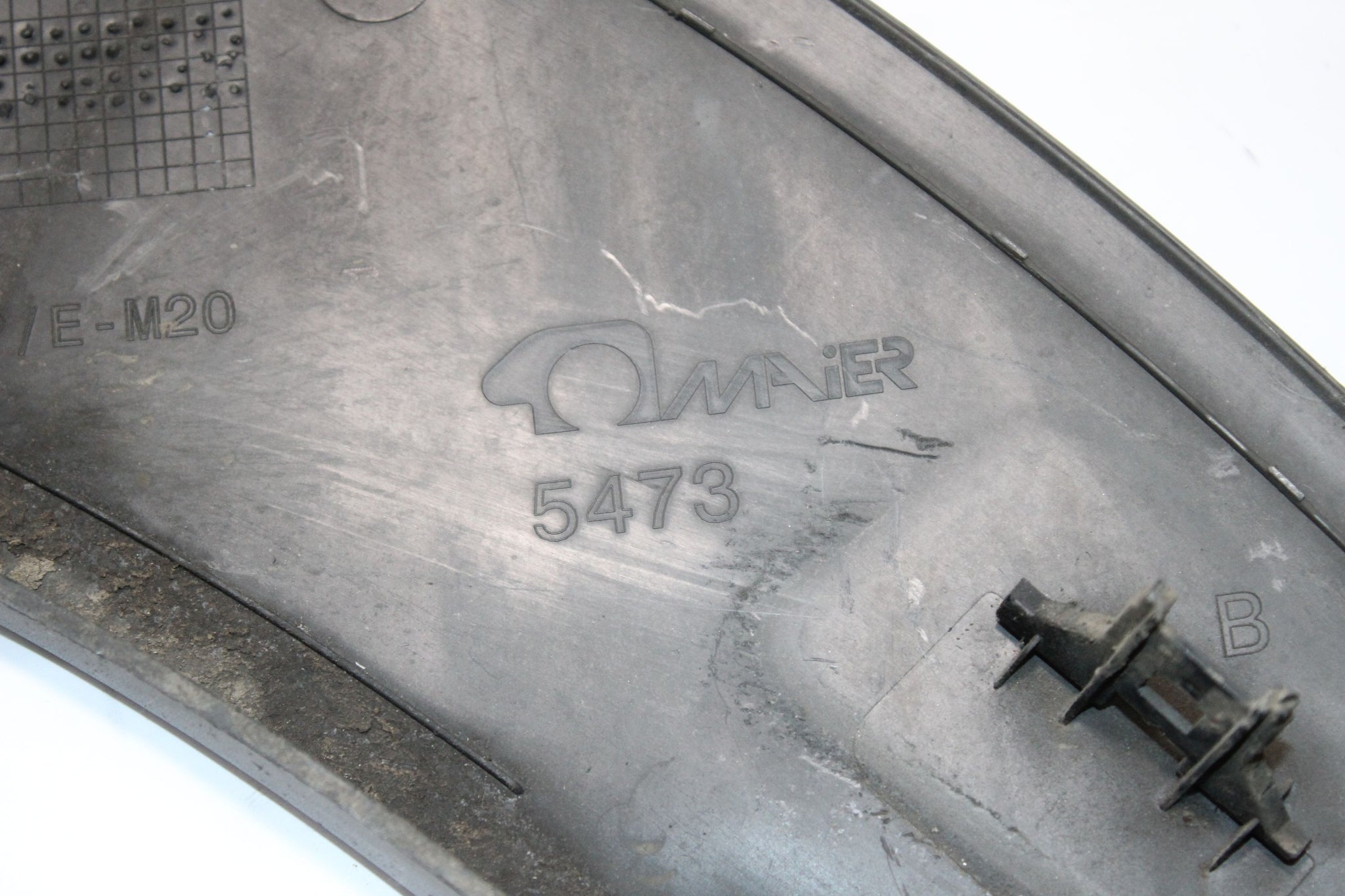 2018 CITROEN C4 CACTUS Right side Rear Wheel Arch Trim 9801554380