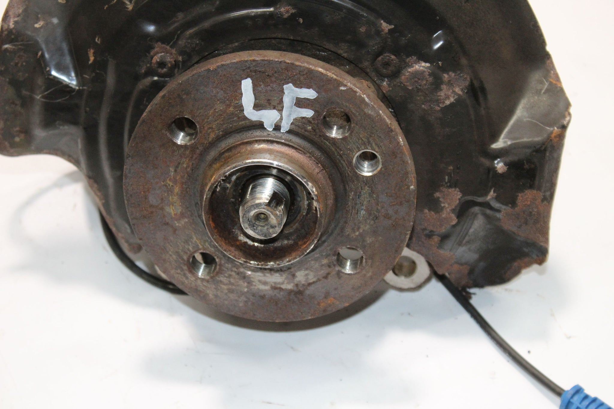 2015 MINI COOPER R58 1.6 Left side Front Wheel Hub and Driveshaft