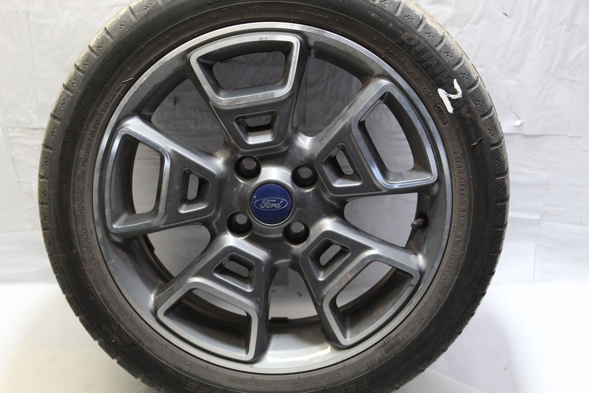 2016 FORD ECOSPORT Alloy Wheel with Tyre 205 / 50 R17 5.1MM