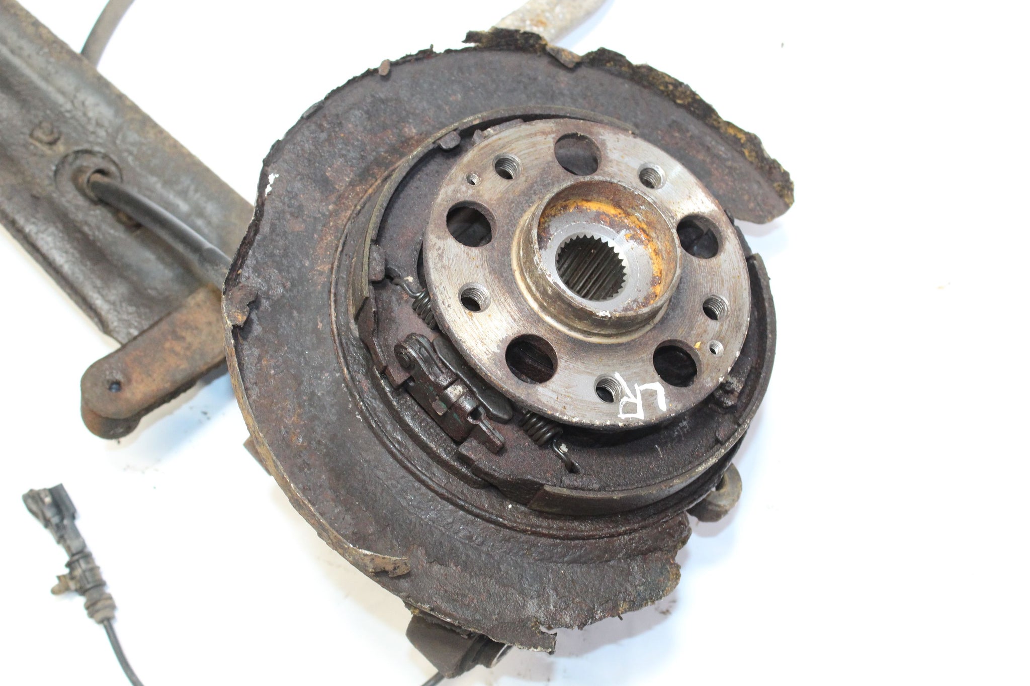 2016 SSANGYON KORANDO 2.2 Left side Rear Wheel Hub