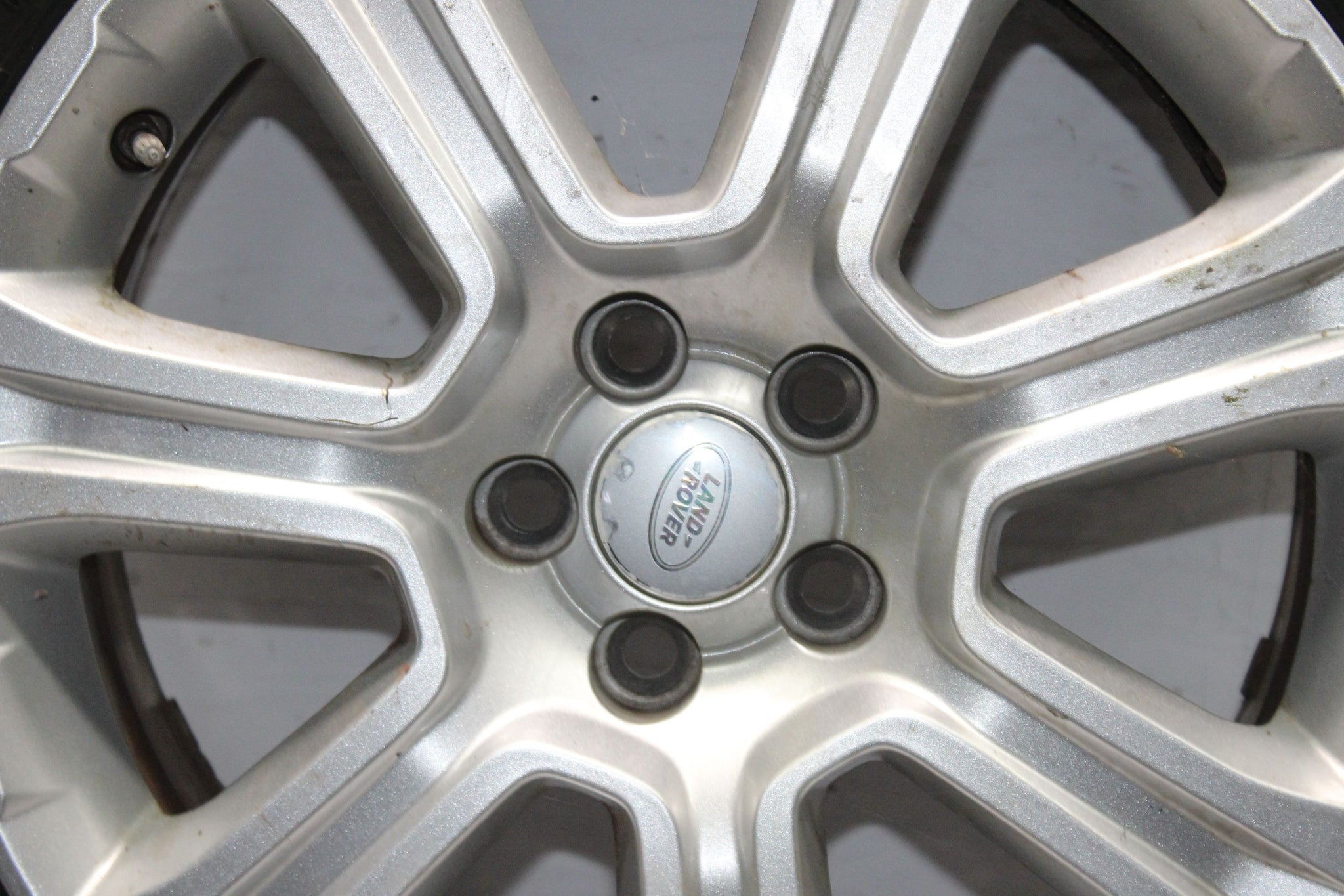 2016 RANGE ROVER EVOQUE Alloy Wheel with Tyre 235 / 60 R18 4.1MM