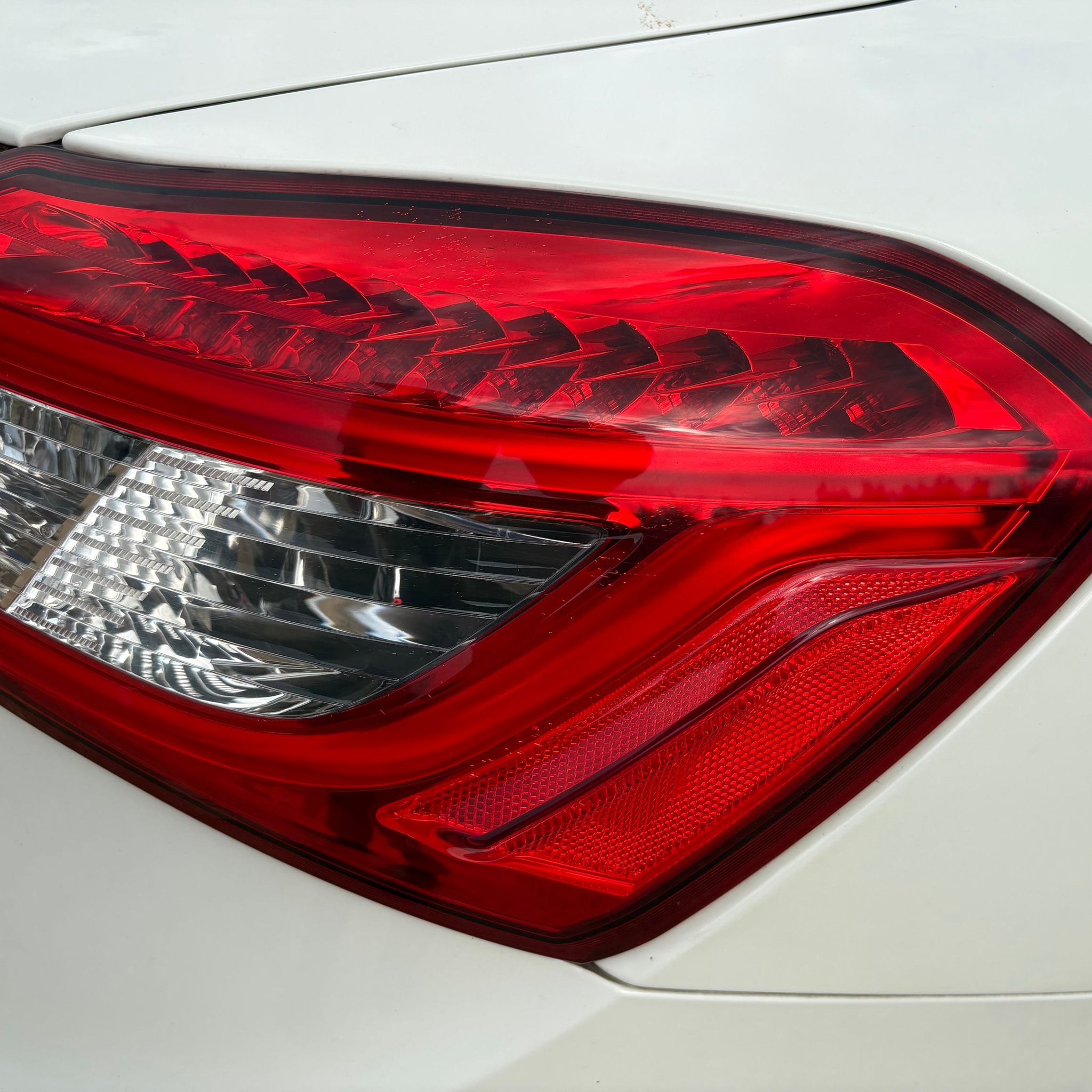 2017 MASERATI GHIBLI RIGHT SIDE REAR OUTER TAIL LIGHT
