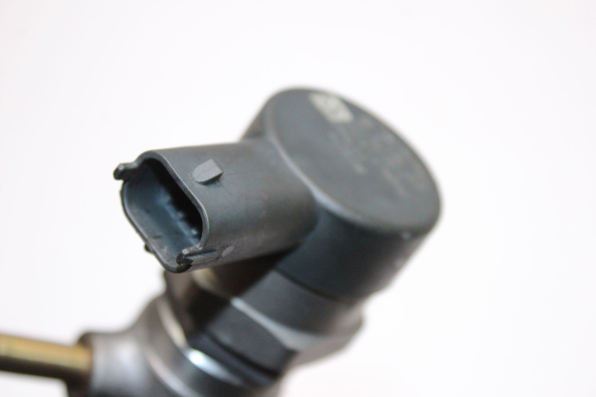 2010 VOLVO XC90 2.4 Diesel Fuel Injector Rail 31259011