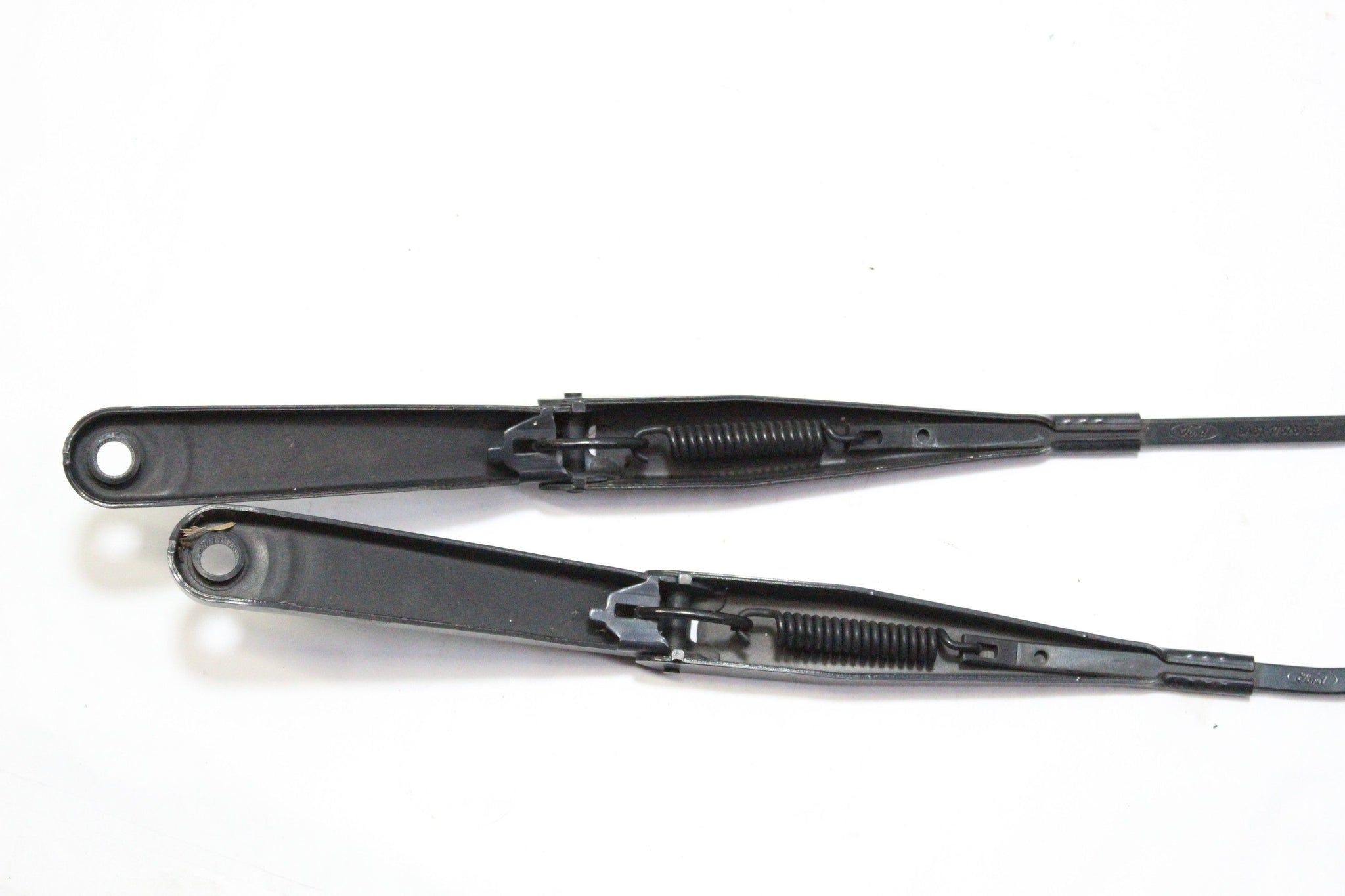 2013 FORD FIESTA Wiper Arm Pair