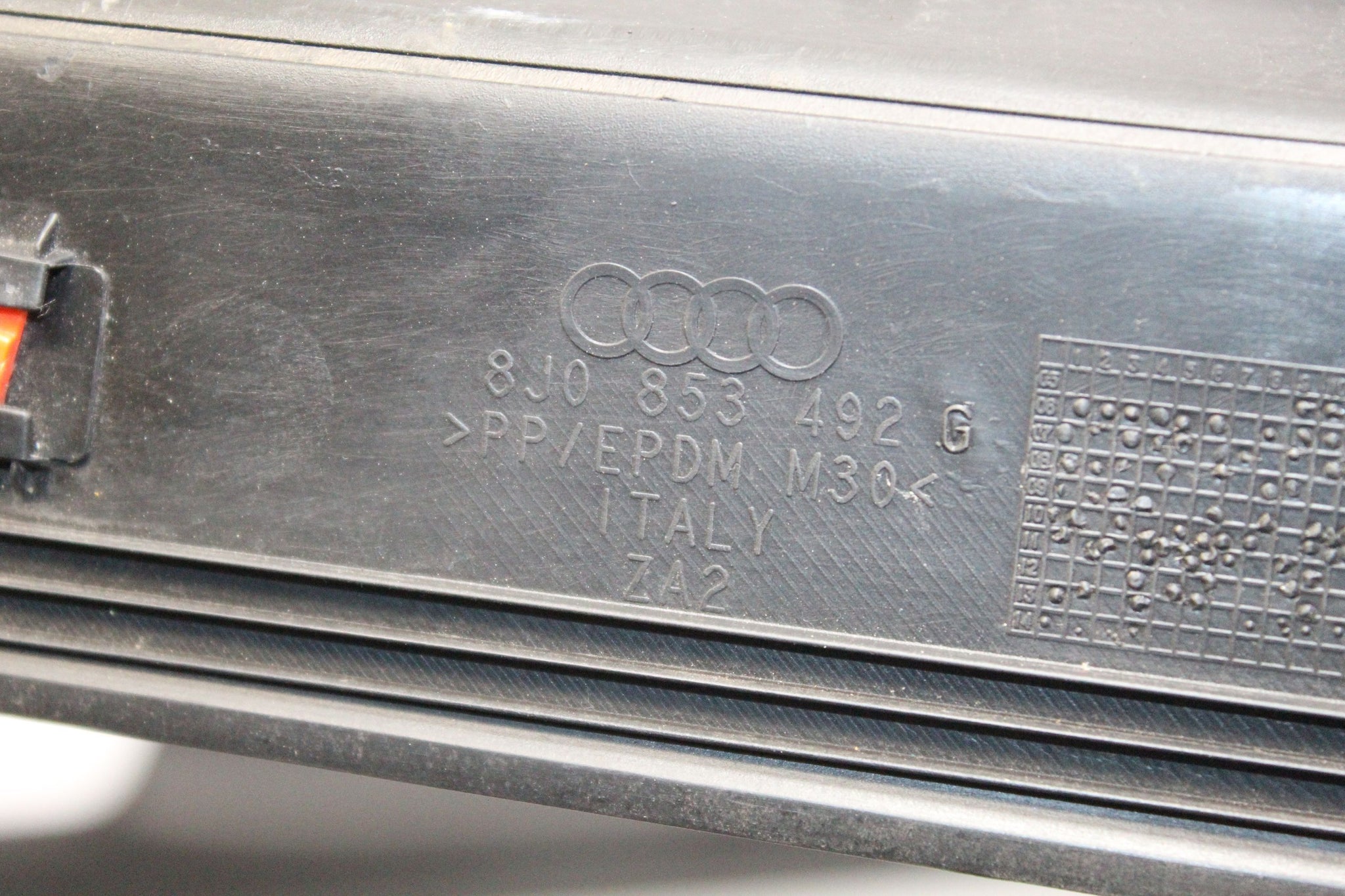 2008 Audi TT Front Kick Panel Body Sill Trim Pair 8J0853492G 8J0853491E