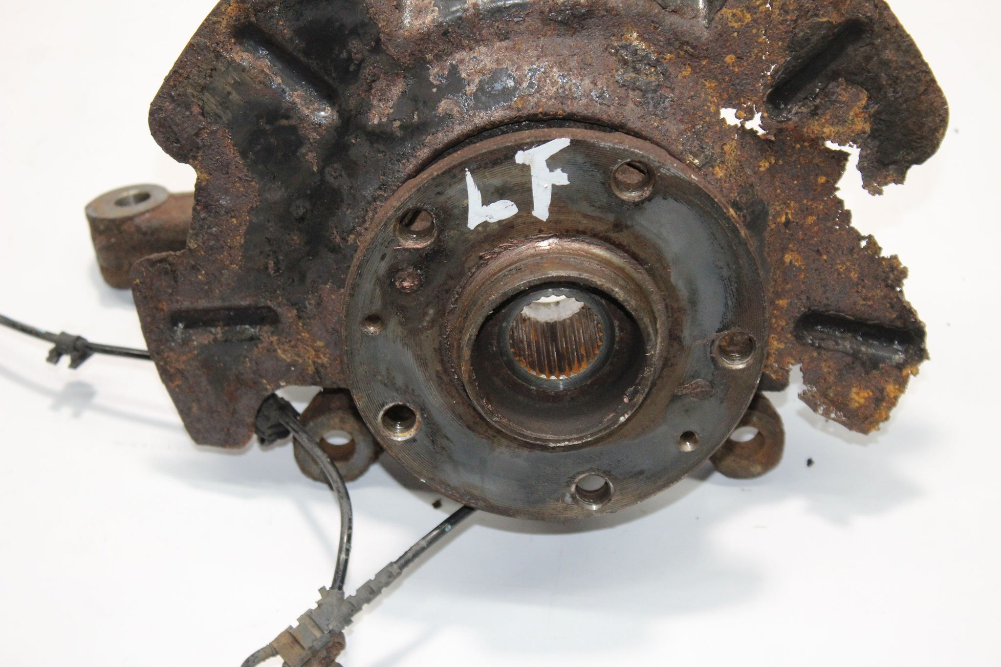 2013 SUZUKI SX4 S-CROSS 1.6 Left side Front Wheel Hub