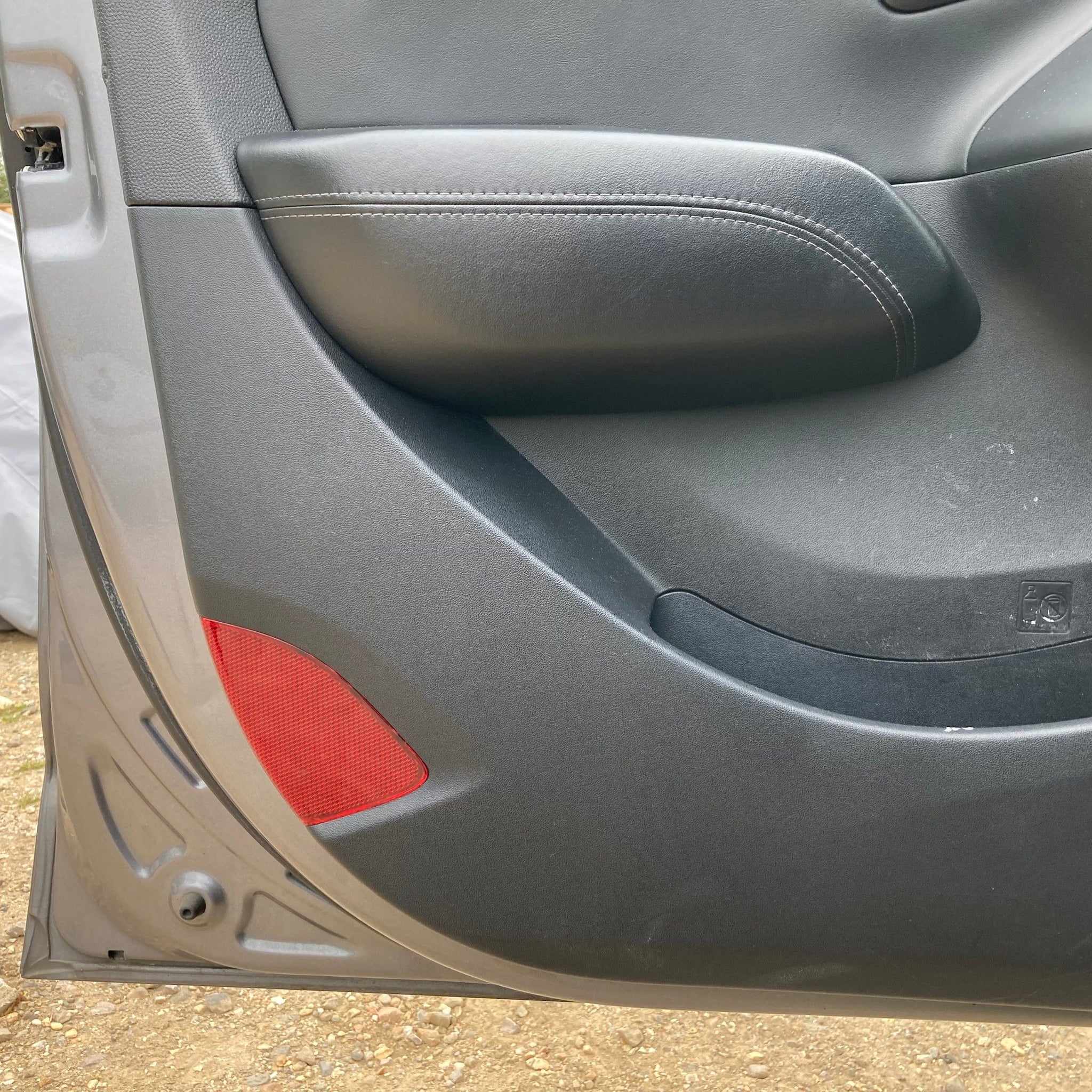 2013 HYUNDAI IX35 Passenger side Front Complete Door GREY