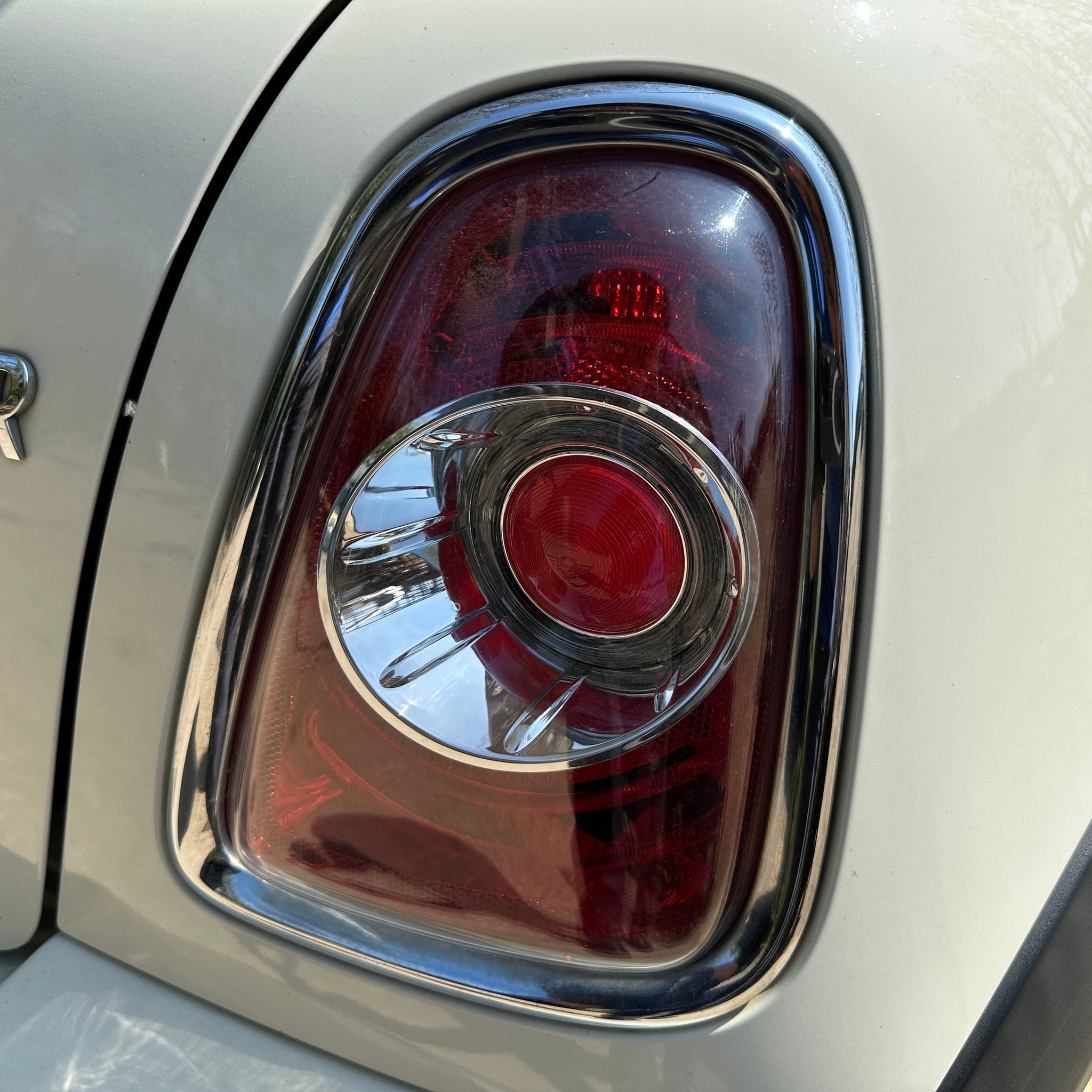 2015 MINI COOPER R58 RIGHT SIDE REAR TAIL LIGHT
