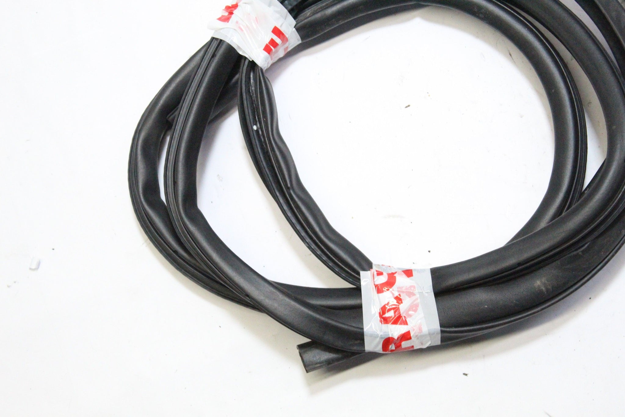 2010 MITSUBISHI ASX Right side Front Door Seal Rubber