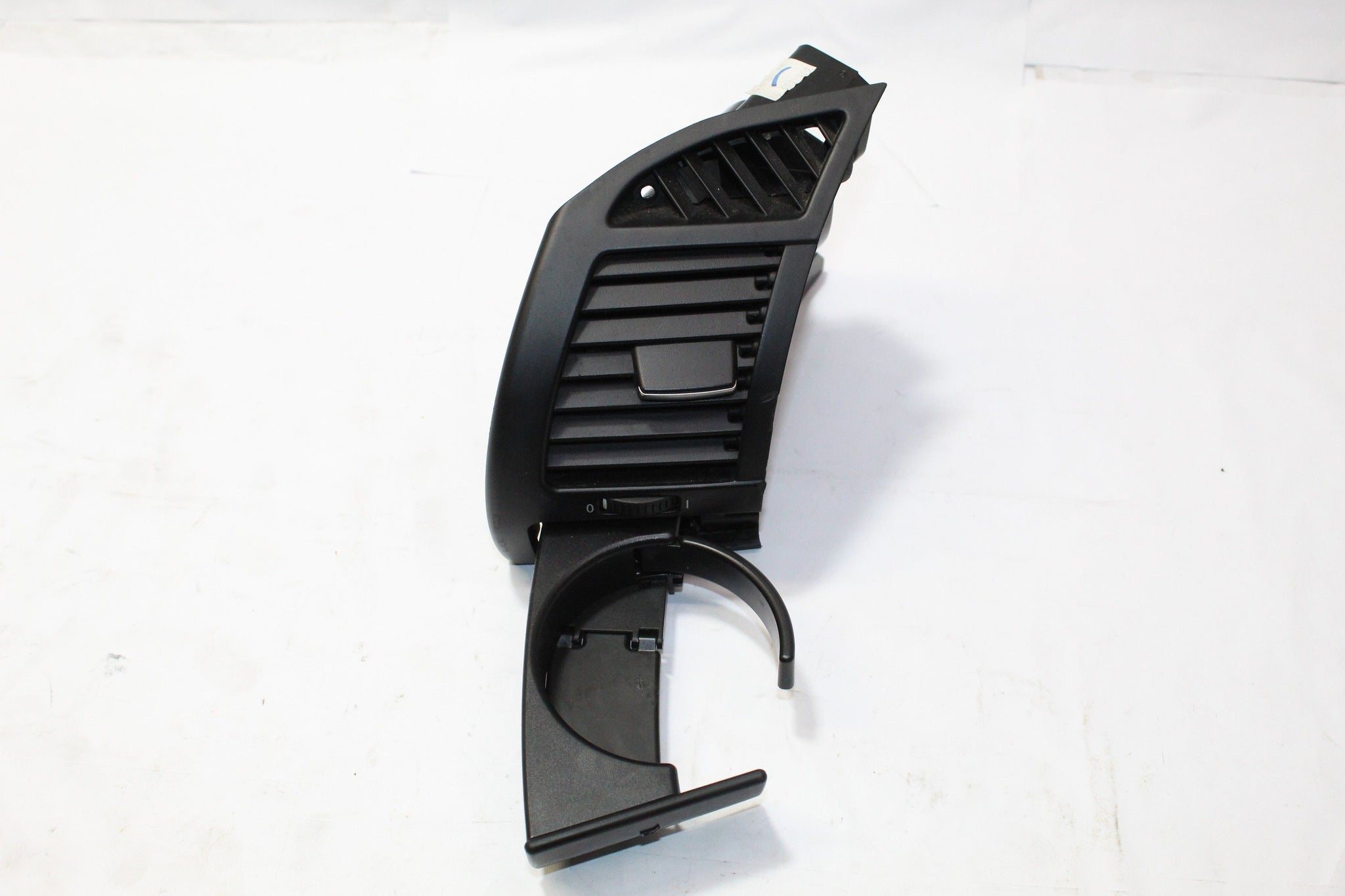 2006 BMW Z4 Left side Air Vent and Cup Holder 7025631