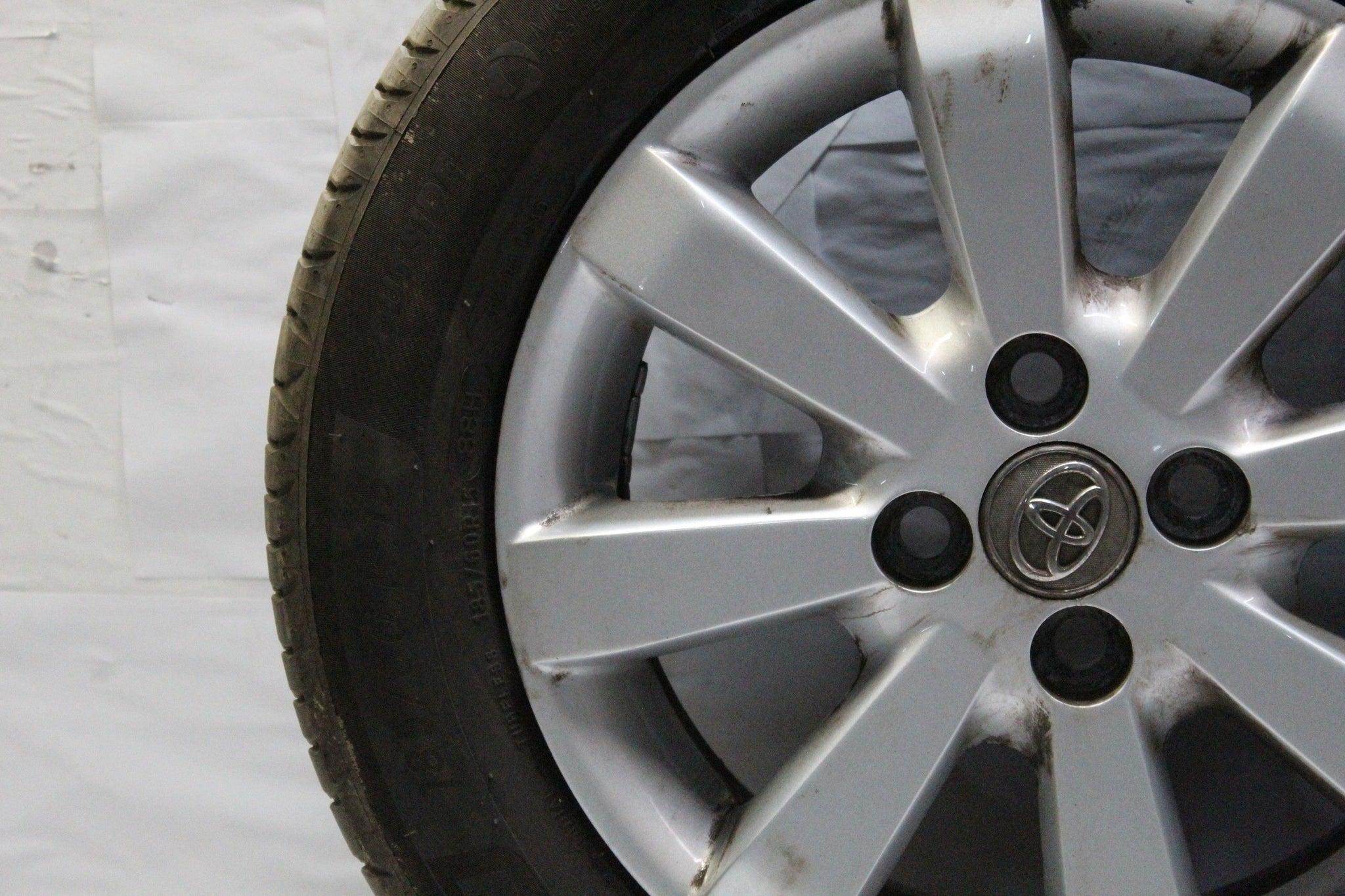 2011 TOYOTA YARIS Alloy Wheel with Tyre 185/60 R15 6.9MM