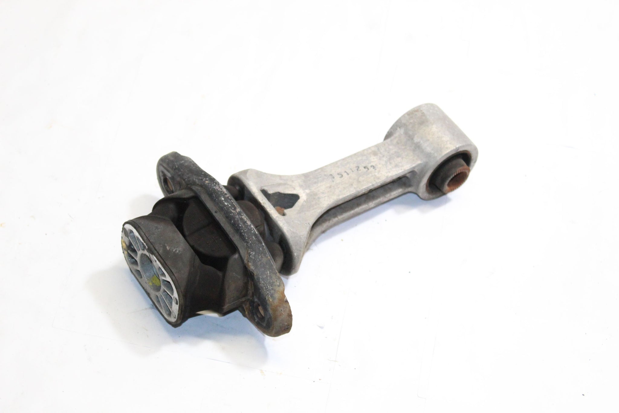 2017 HYUNDAI I20 1.0 Engine Mount