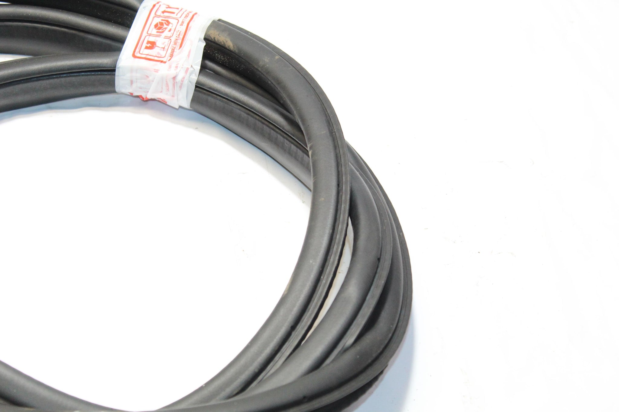 2014 JEEP COMPASS Left side Front Door Seal Rubber