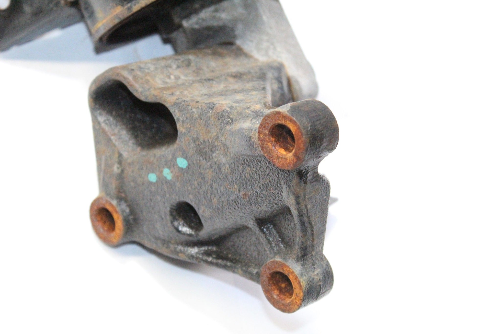 2011 KIA RIO 1.4 Petrol Engine Mount with Bracket