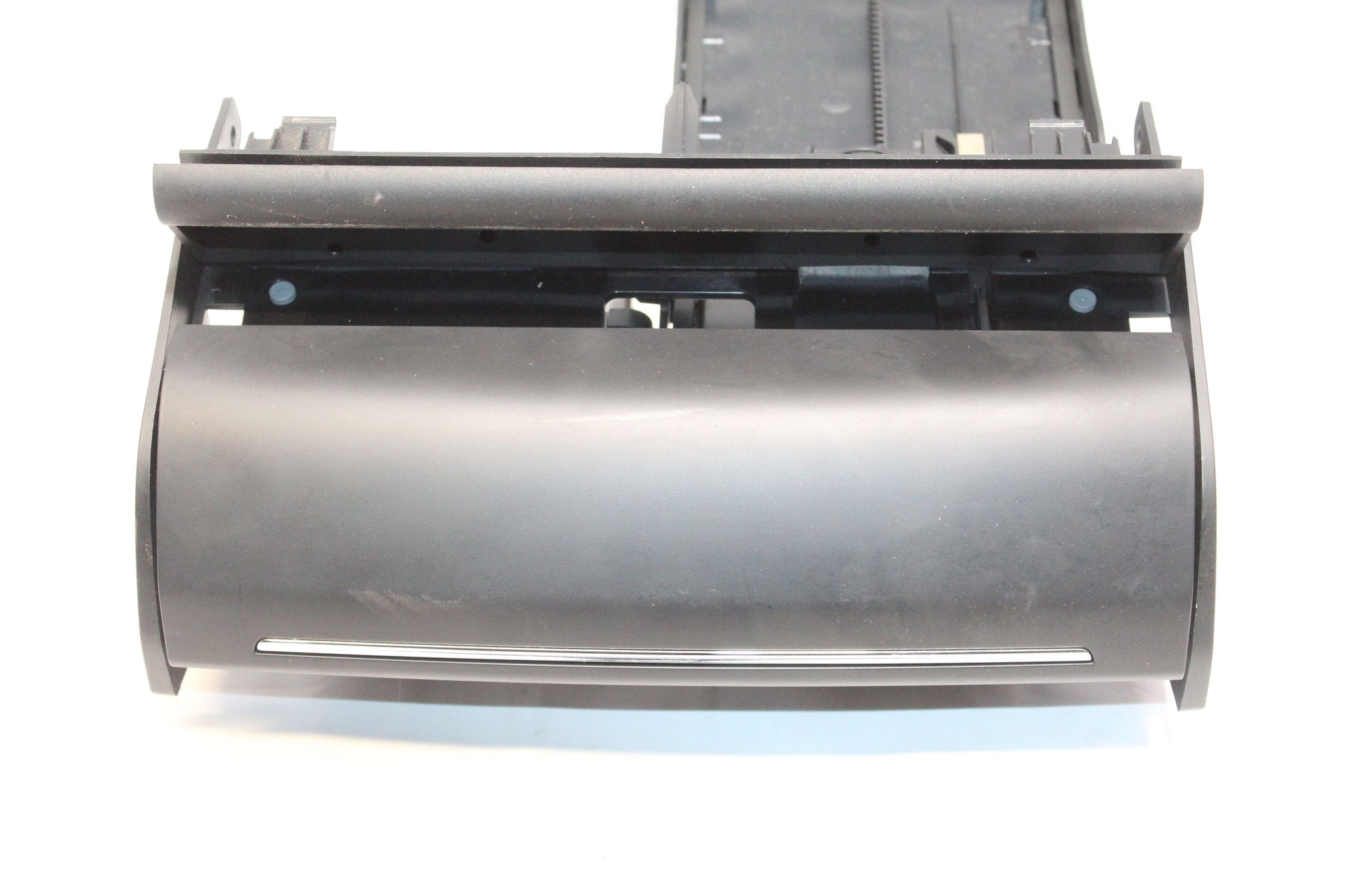 2017 MASERATI GHIBLI Phone Storage Compartment USB AUX SD Ports