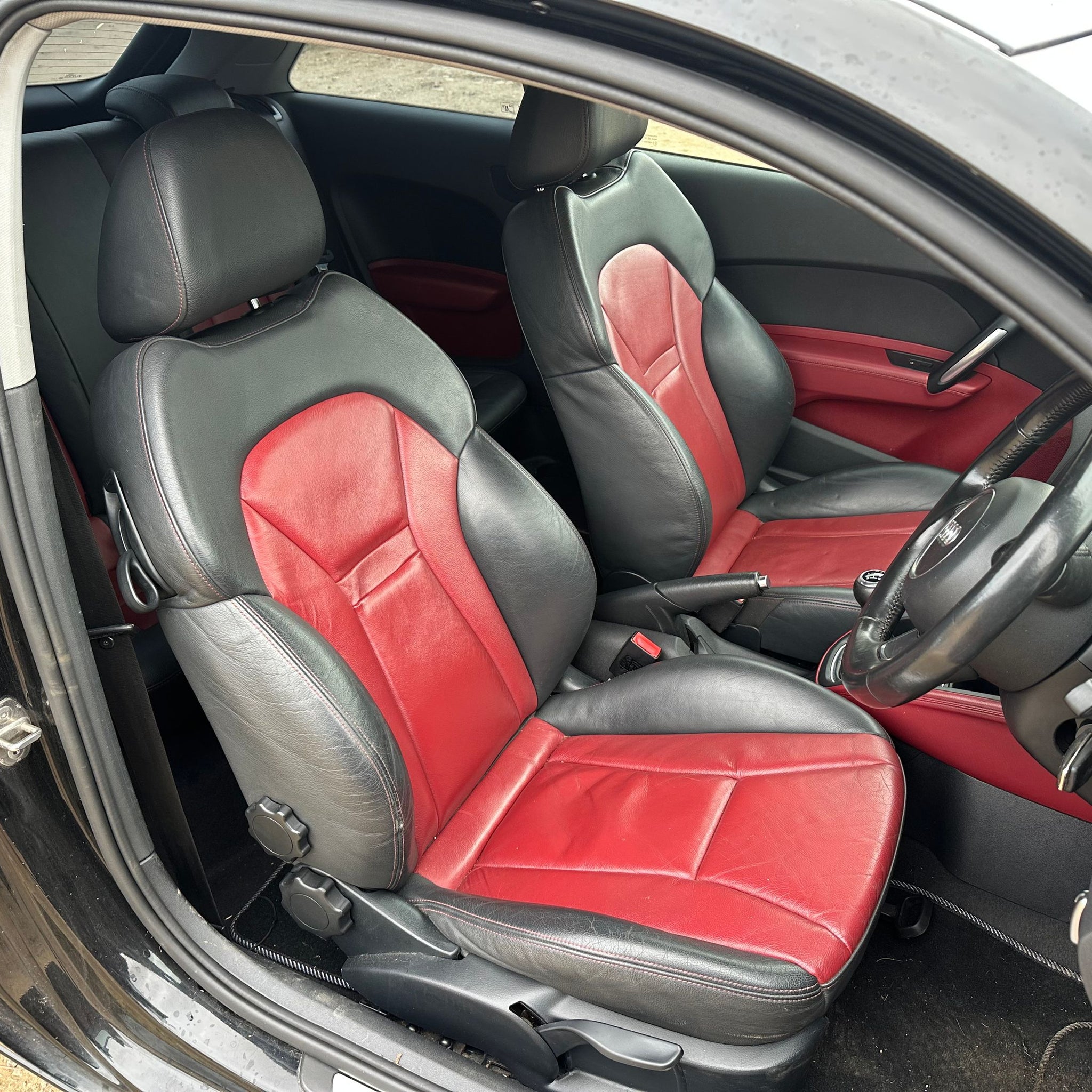 2011 AUDI A1 RED INTERIOR SEATS DOOR CARD PANELS