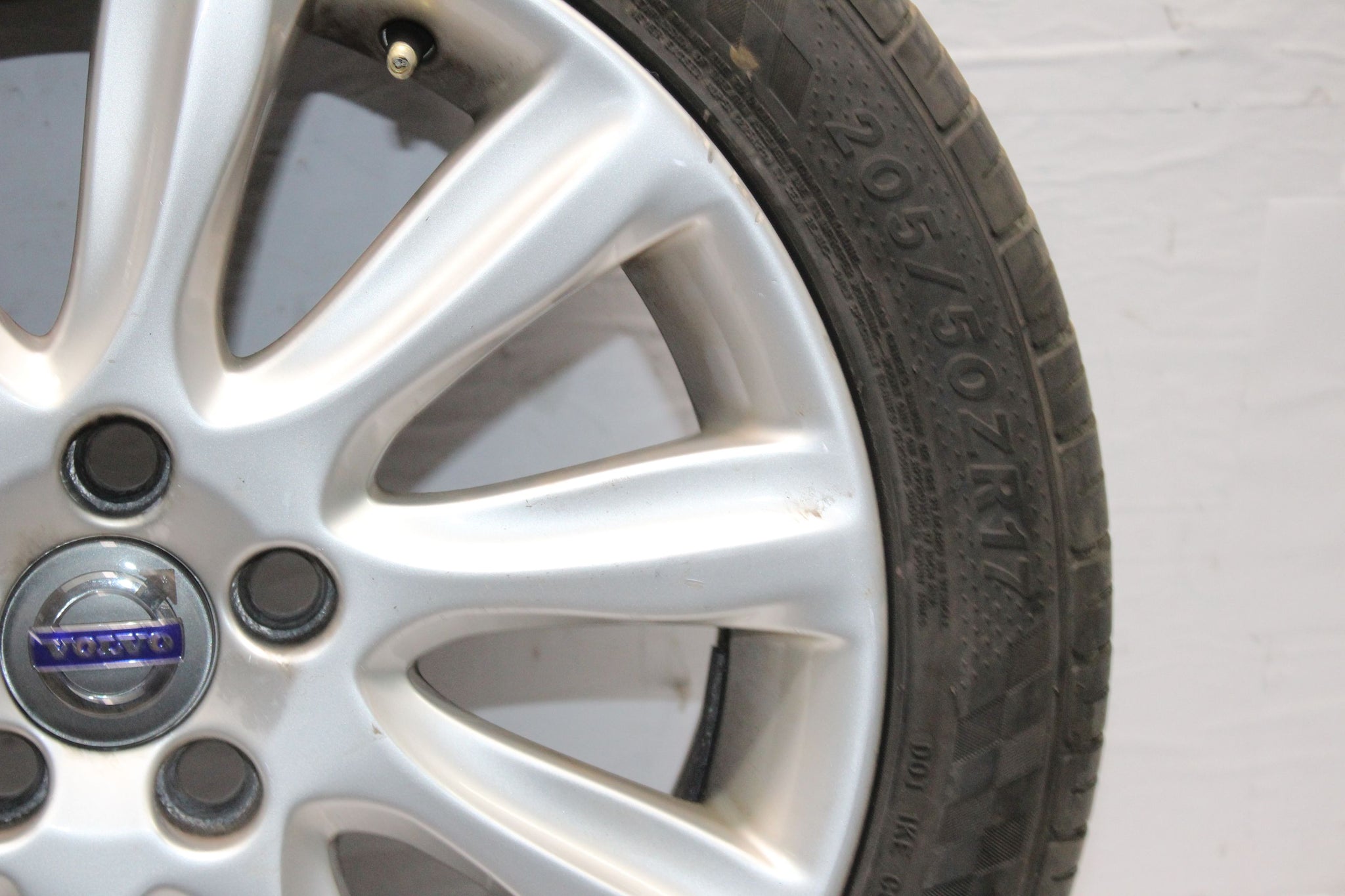 2013 VOLVO V40 Alloy Wheel with Tyre 205 / 50 R17 6.6MM