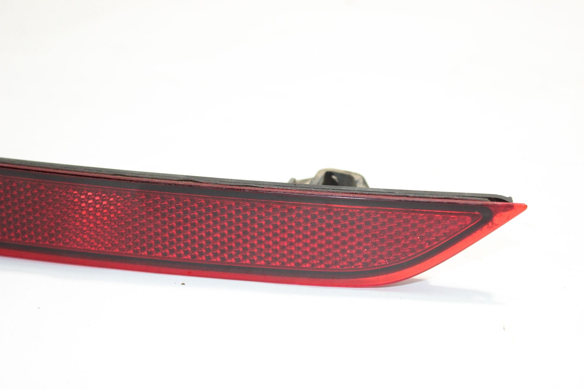 2015 VOLVO XC90 MK2 LEFT SIDE REAR BUMPER REFLECTOR