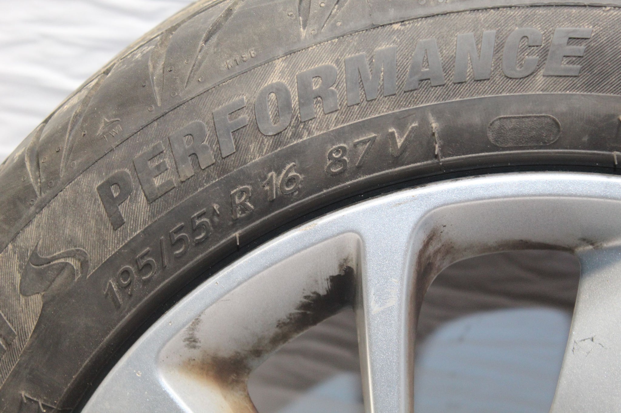 2014 MG MG3 Alloy Wheel with Tyre 195 / 55 R16 6.5MM