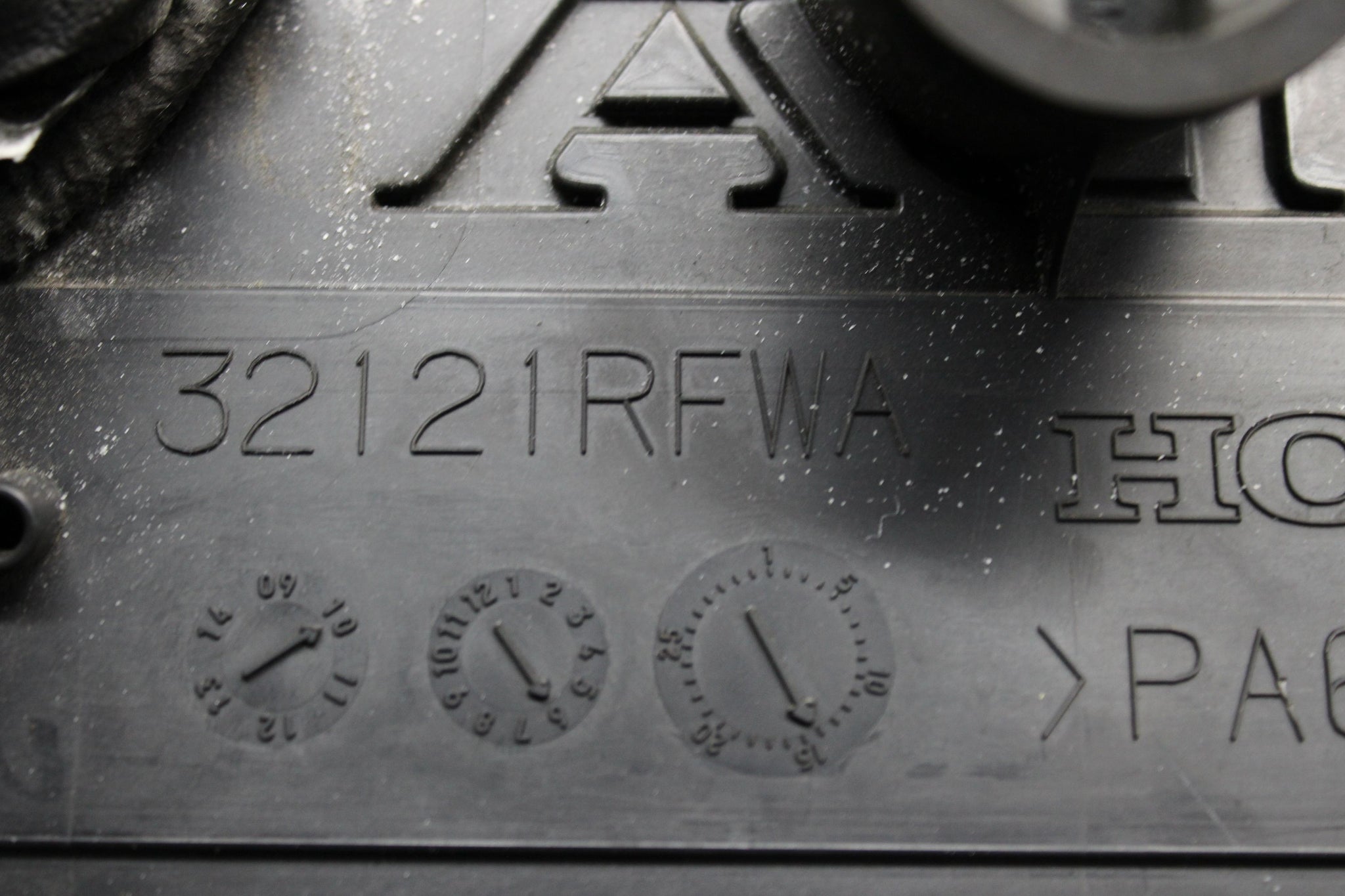 2010 HONDA CRV MK3 2.2 Diesel Top Engine Cover 32121RFWA
