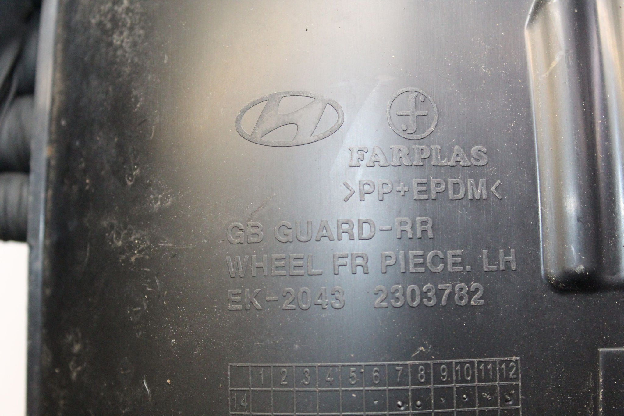 2017 HYUNDAI I20 Right side Rear Splash Guard 2303782