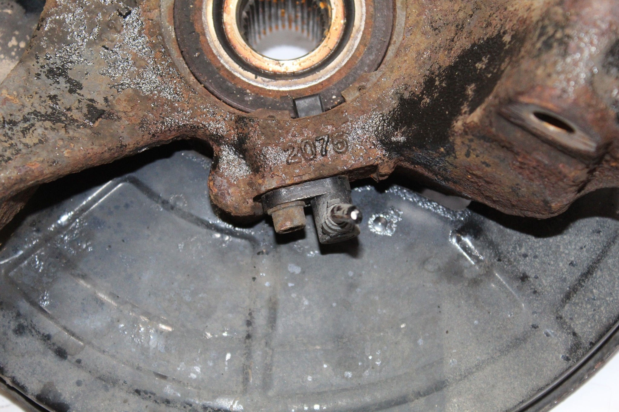 2012 VAUXHALL MERIVA 1.4 Right side Front Wheel Hub