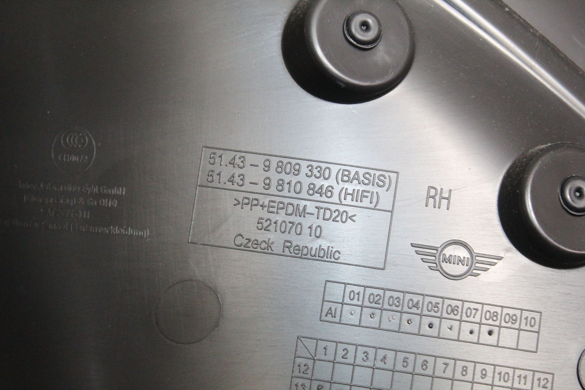 2014 MINI PACEMAN R61 Right side Rear Quarter Panel Card