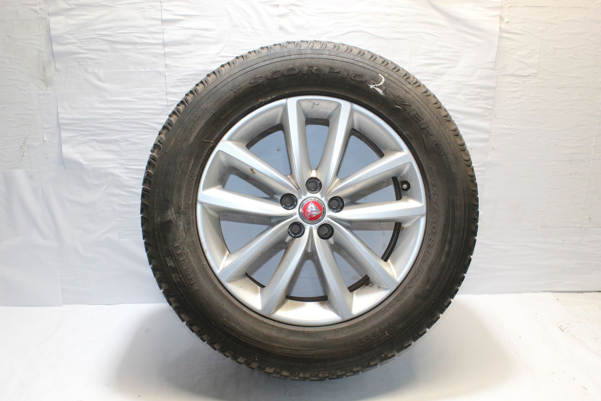 2017 JAGUAR F PACE Alloy Wheel with Tyre 255 / 60 R18 3.8MM