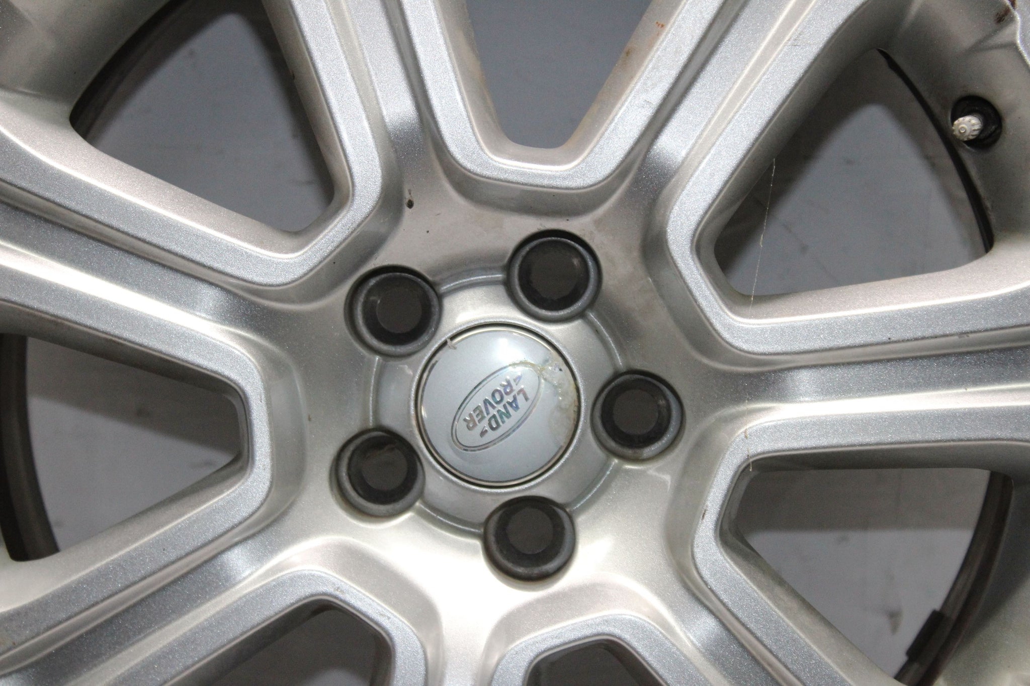 2016 RANGE ROVER EVOQUE Alloy Wheel with Tyre 235 / 60 R18 5.3MM