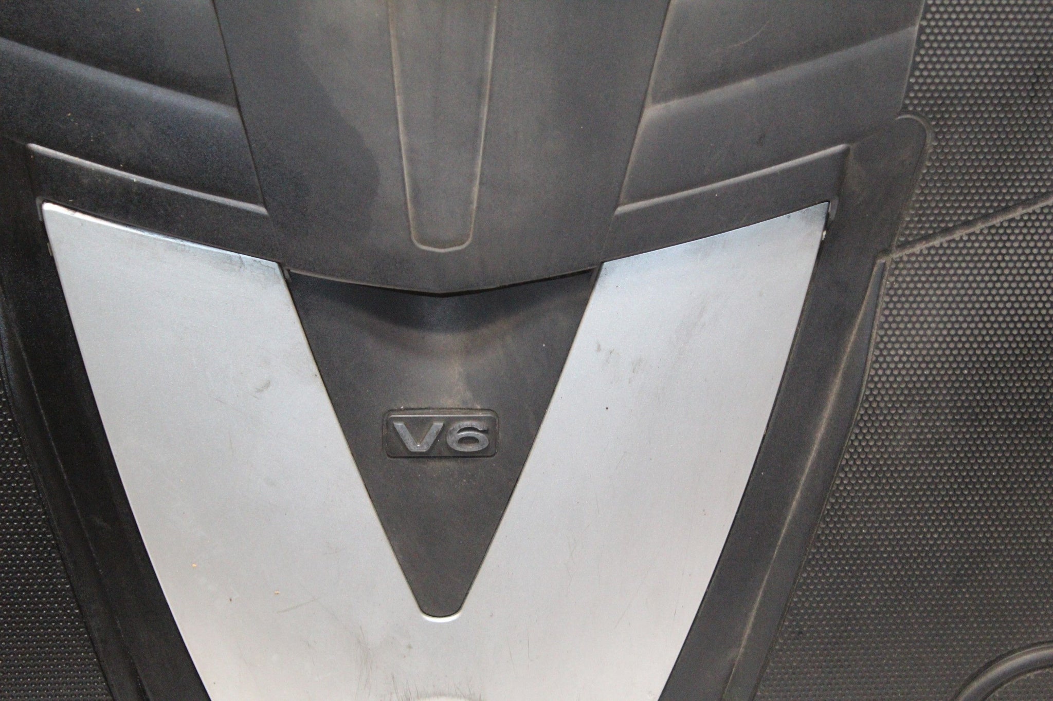 2007 Mercedes R Class W251 3.0 engine top cover A6420100167